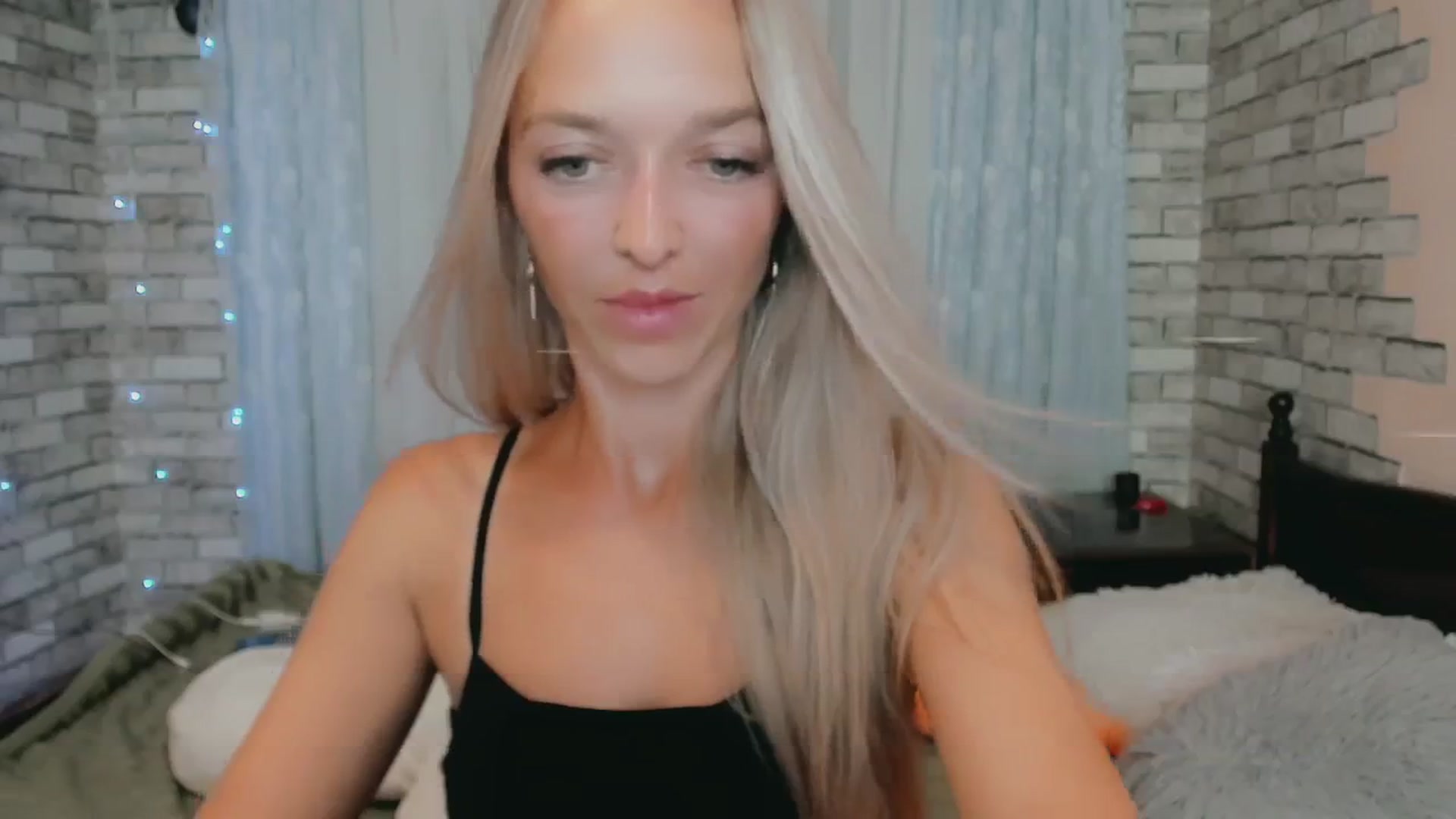 Gallery image thumbnail from Ambri_Lili's myfreecams stream on, 07/06/2024, 21:32 image 15 of 20