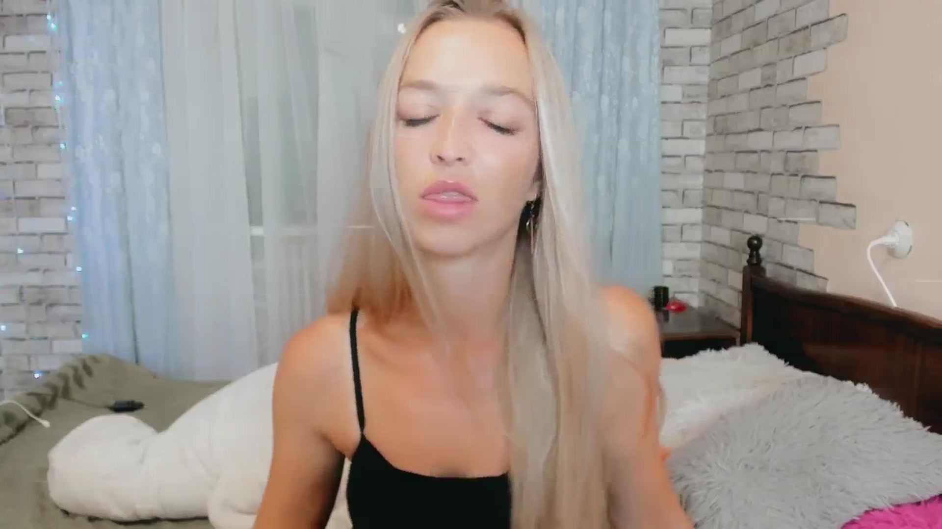 Gallery image thumbnail from Ambri_Lili's myfreecams stream on, 07/06/2024, 21:32 image 6 of 20