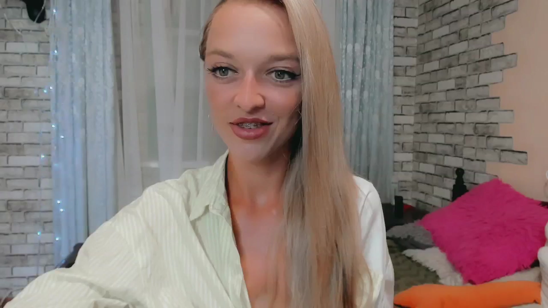 Gallery image thumbnail from Ambri_Lili's myfreecams stream on, 07/09/2024, 14:58 image 10 of 20
