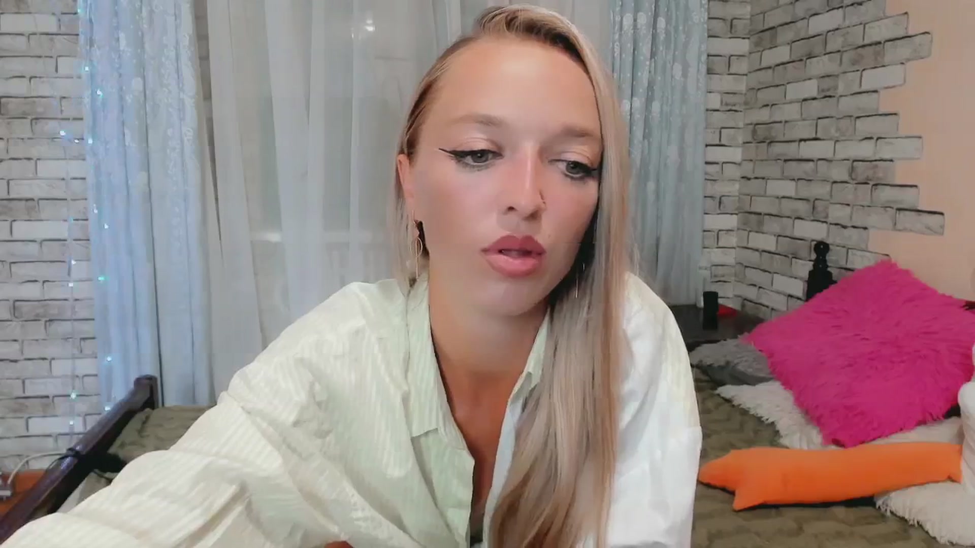 Gallery image thumbnail from Ambri_Lili's myfreecams stream on, 07/09/2024, 14:58 image 19 of 20