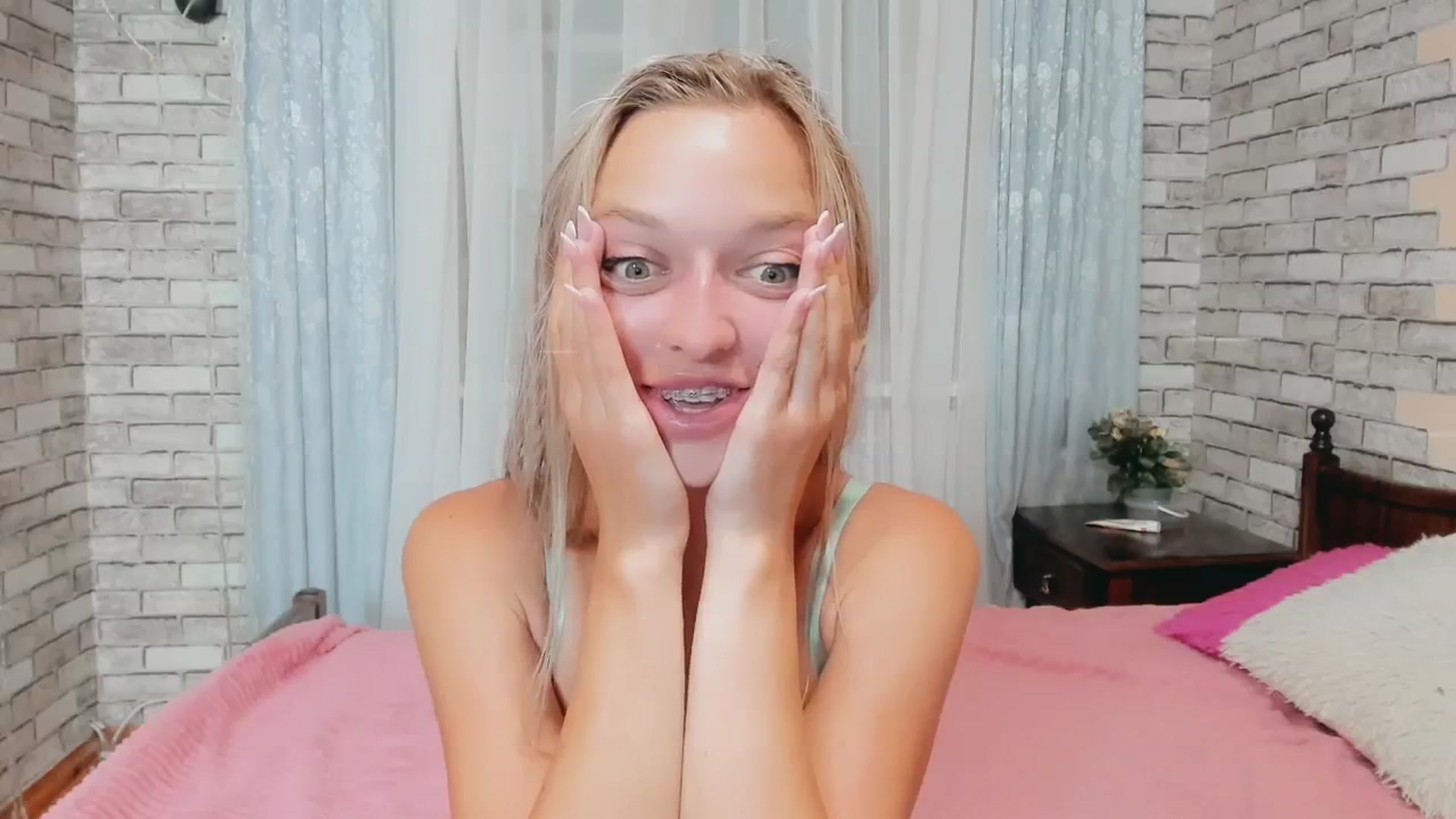 Gallery image thumbnail from Ambri_Lili's myfreecams stream on, 07/14/2024, 19:35 image 8 of 20