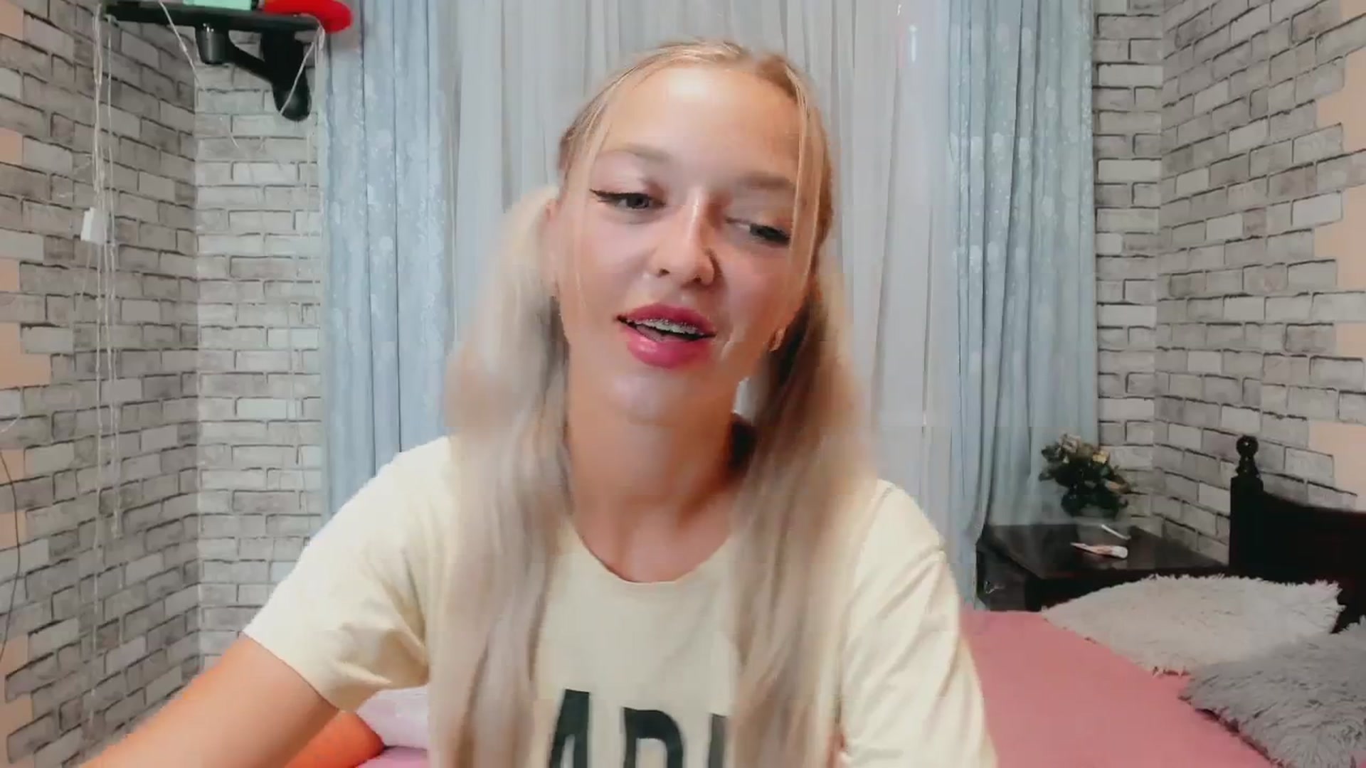 Gallery image thumbnail from Ambri_Lili's myfreecams stream on, 07/16/2024, 09:30 image 5 of 20