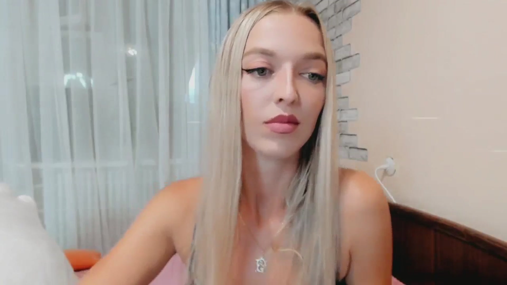 Gallery image thumbnail from Ambri_Lili's myfreecams stream on, 07/22/2024, 17:35 image 4 of 20