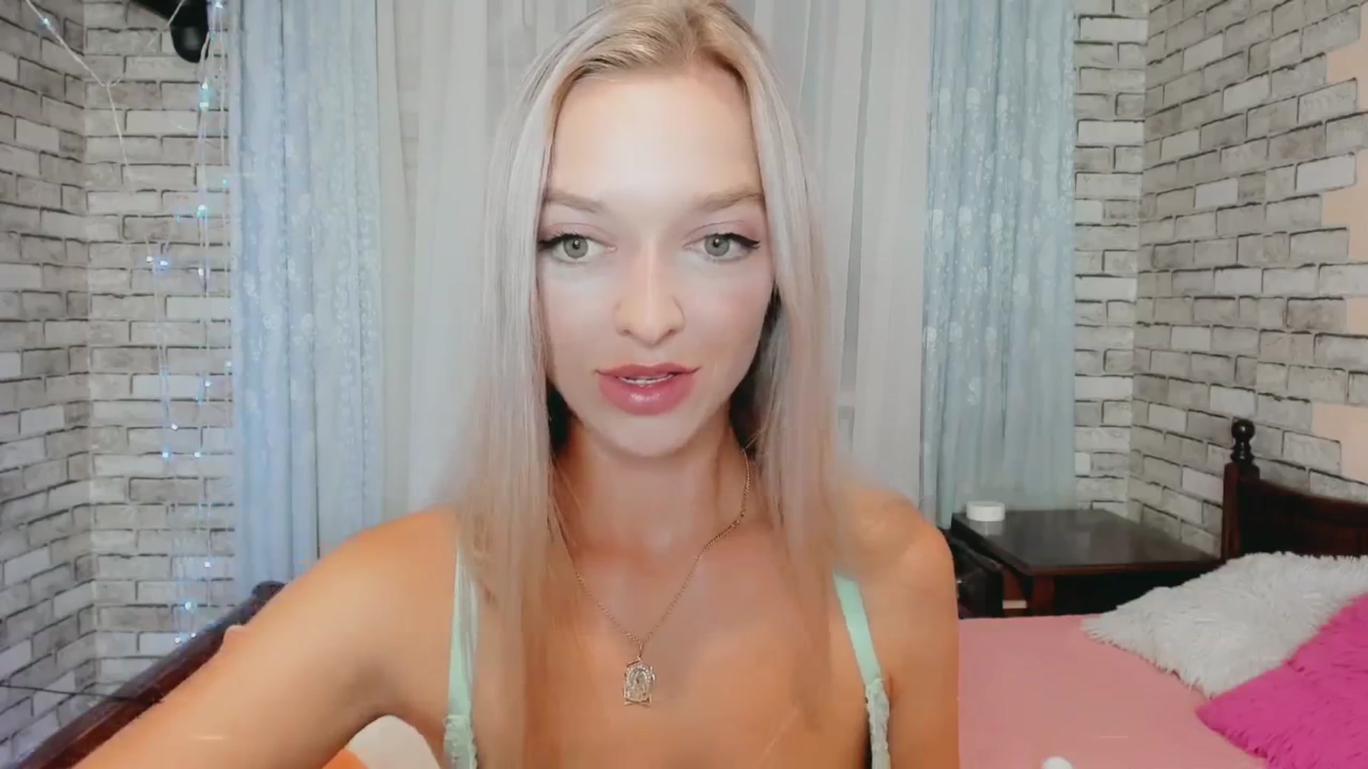 Gallery image thumbnail from Ambri_Lili's myfreecams stream on, 07/25/2024, 20:59 image 2 of 20