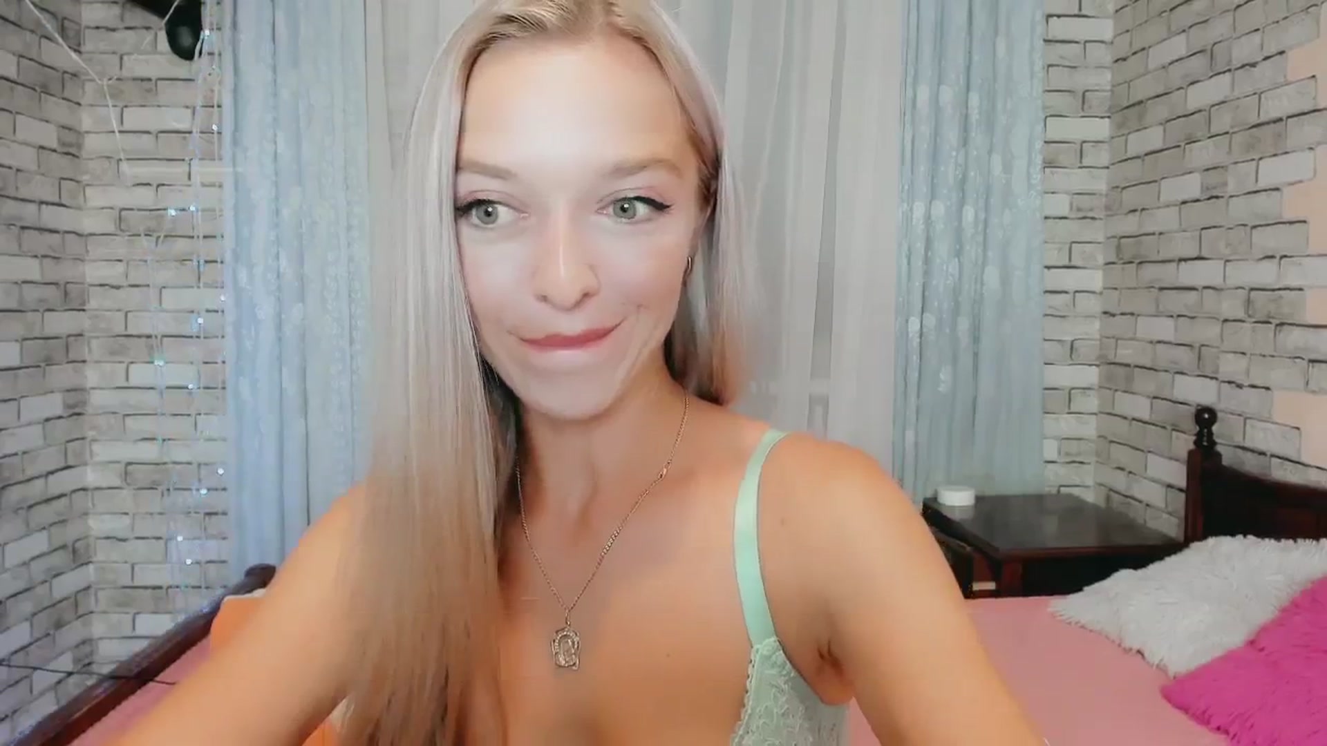 Gallery image thumbnail from Ambri_Lili's myfreecams stream on, 07/25/2024, 20:59 image 8 of 20