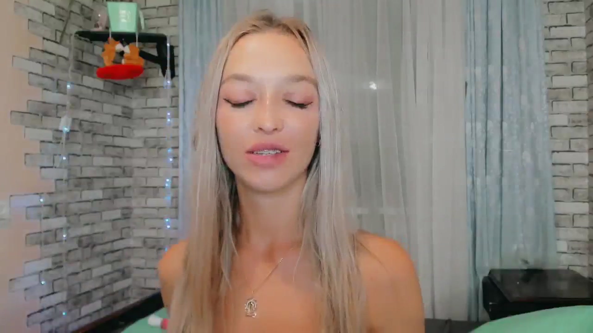 Gallery image thumbnail from Ambri_Lili's myfreecams stream on, 08/12/2024, 21:00 image 3 of 20