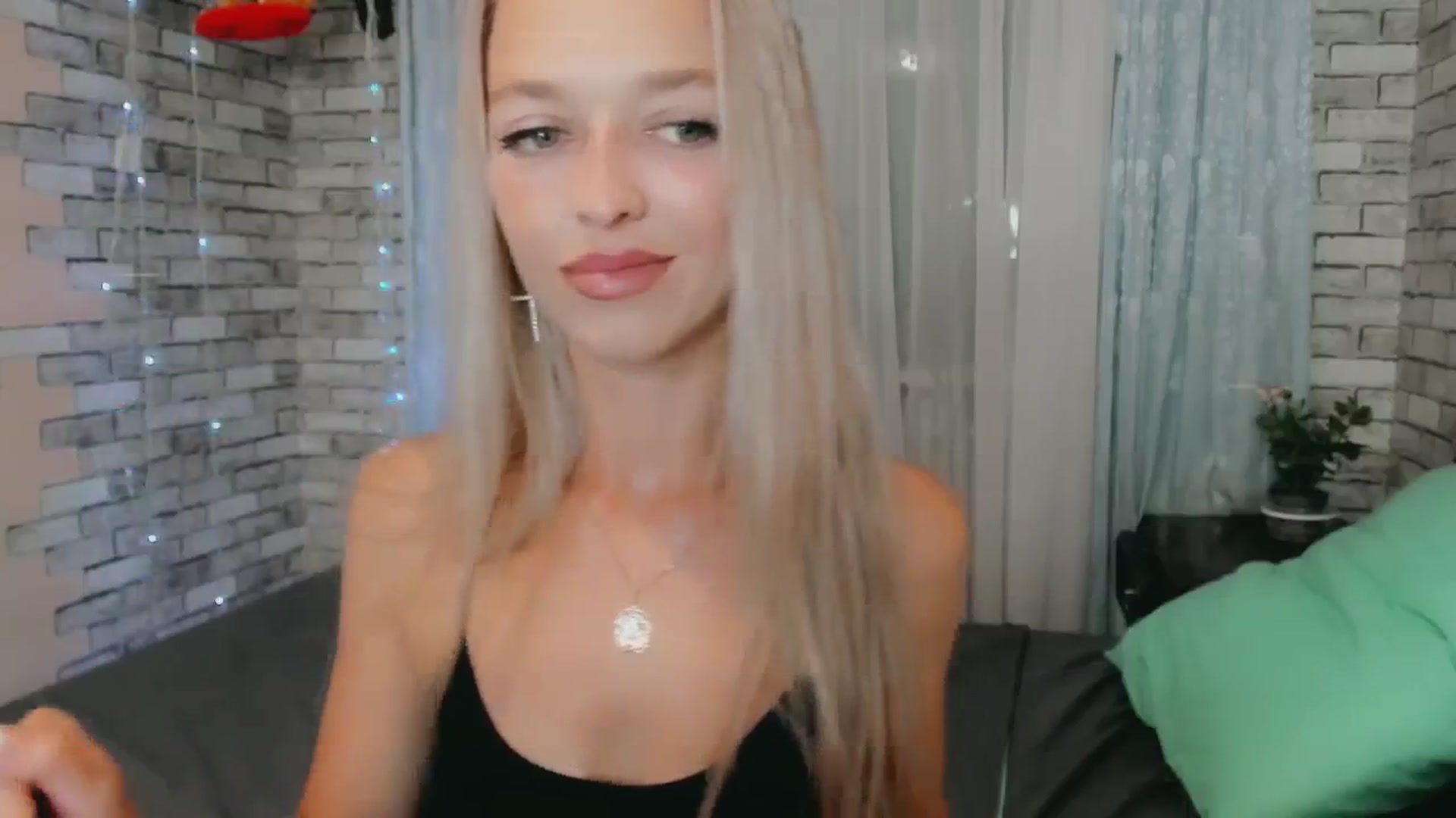 Gallery image thumbnail from Ambri_Lili's myfreecams stream on, 08/14/2024, 19:09 image 13 of 20