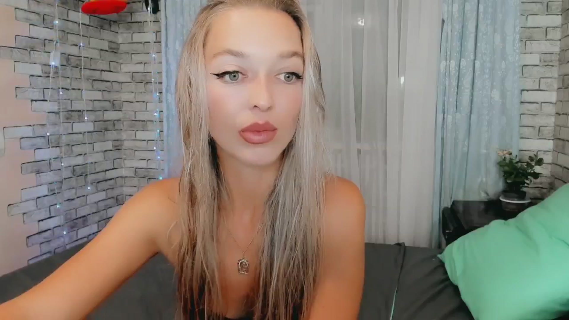 Gallery image thumbnail from Ambri_Lili's myfreecams stream on, 08/14/2024, 19:09 image 2 of 20