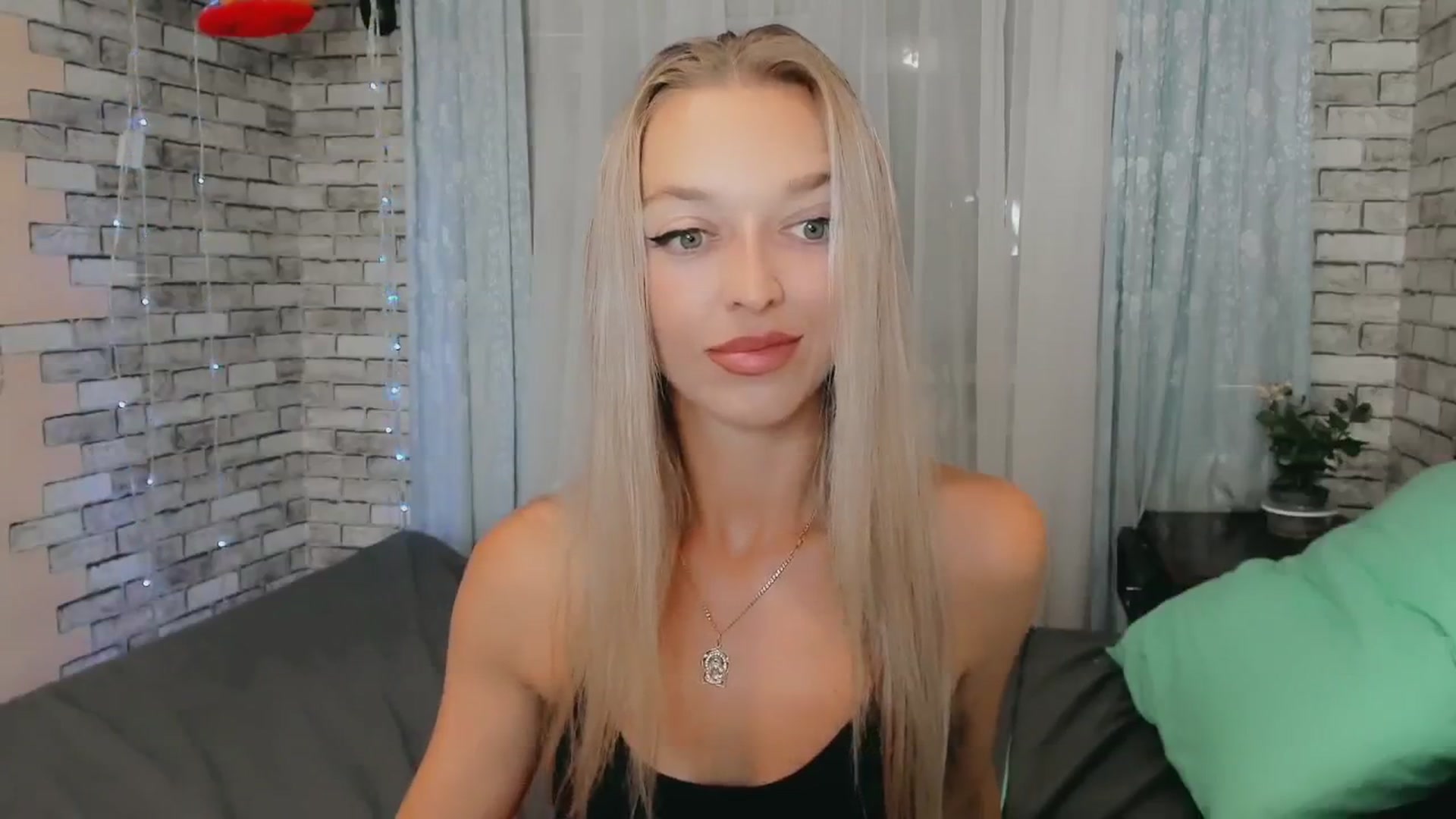Gallery image thumbnail from Ambri_Lili's myfreecams stream on, 08/14/2024, 19:09 image 18 of 20