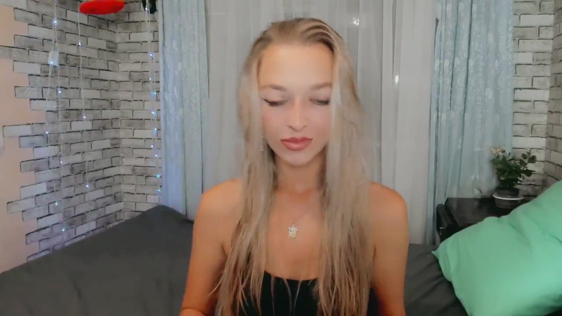 Gallery image thumbnail from Ambri_Lili's myfreecams stream on, 08/14/2024, 19:09 image 5 of 20