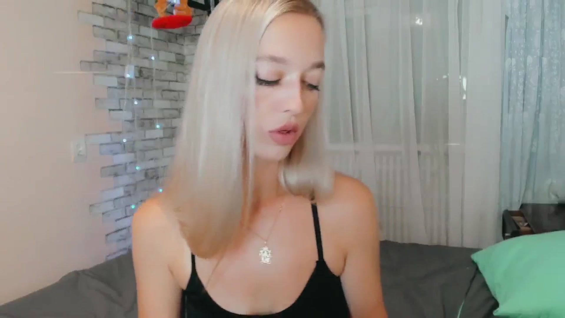Gallery image thumbnail from Ambri_Lili's myfreecams stream on, 08/14/2024, 20:54 image 9 of 20
