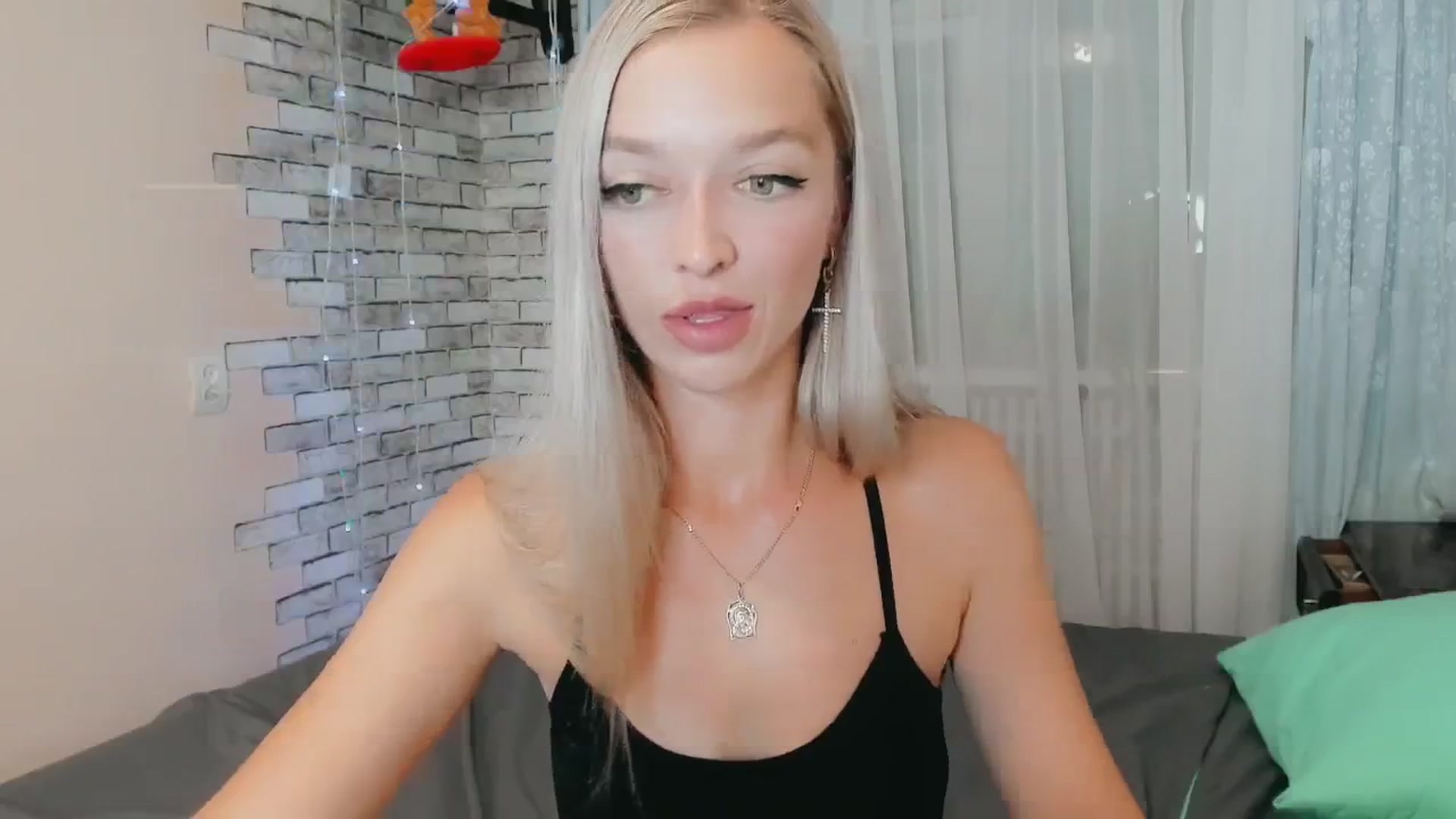 Gallery image thumbnail from Ambri_Lili's myfreecams stream on, 08/14/2024, 20:54 image 18 of 20