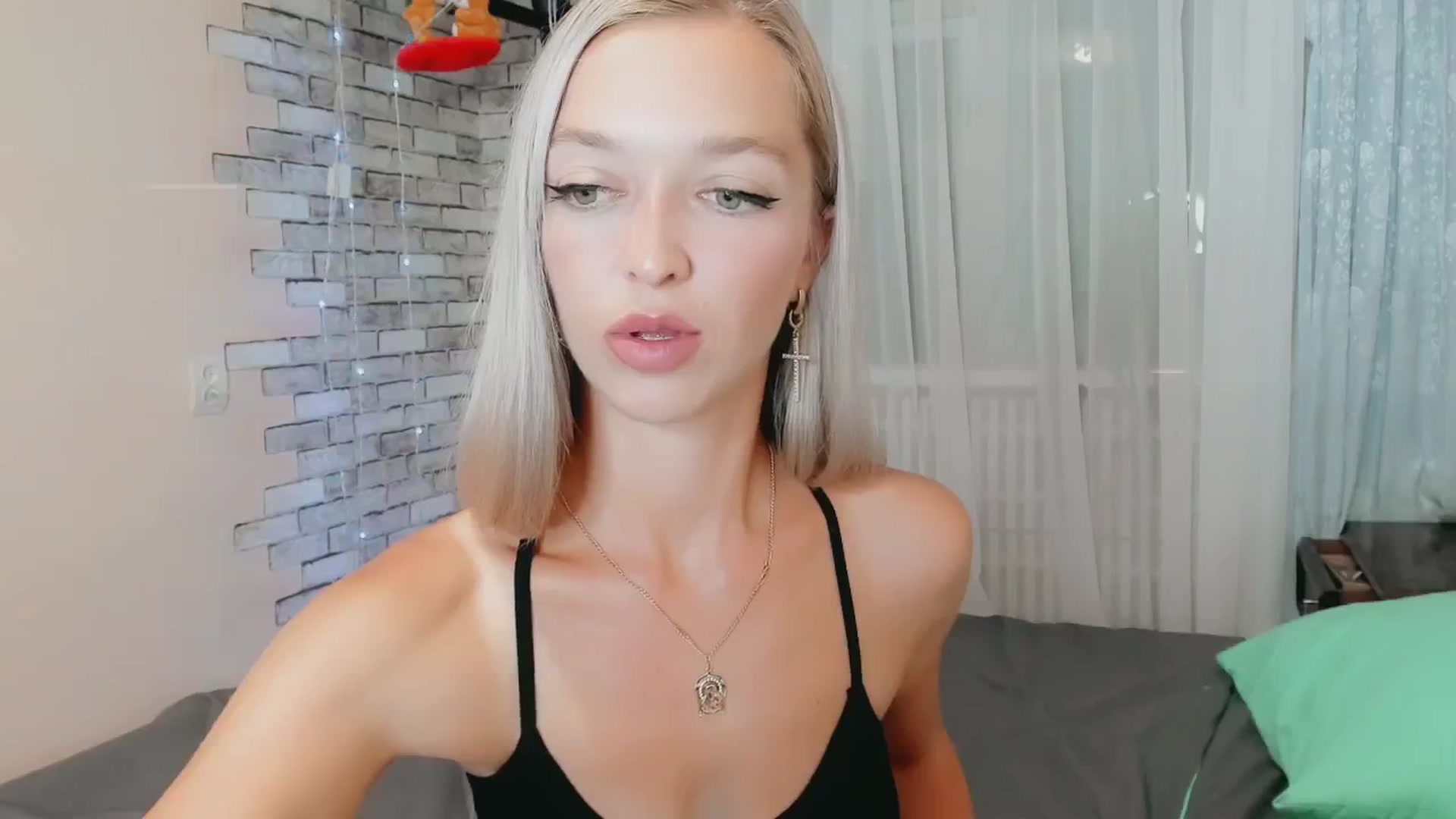 Gallery image thumbnail from Ambri_Lili's myfreecams stream on, 08/14/2024, 20:54 image 13 of 20