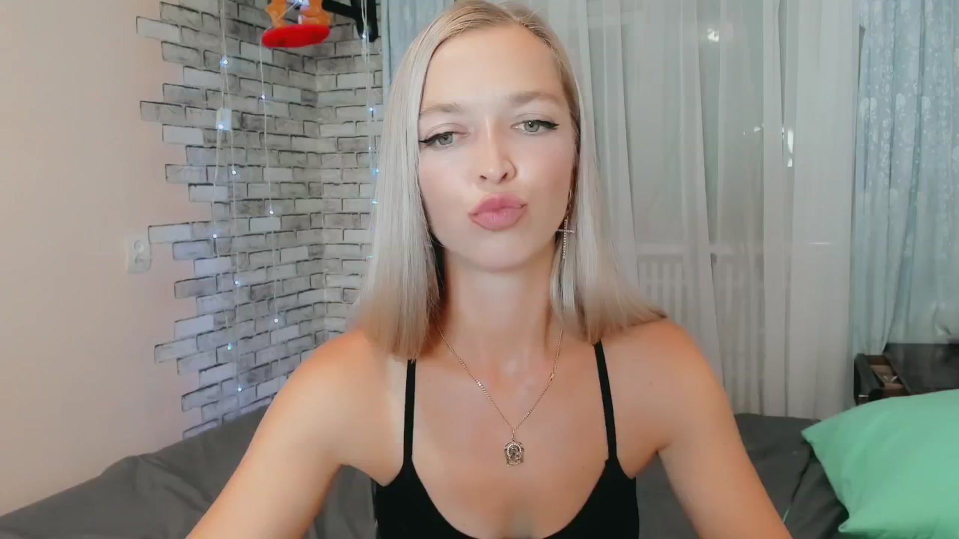 Gallery image thumbnail from Ambri_Lili's myfreecams stream on, 08/14/2024, 20:54 image 14 of 20