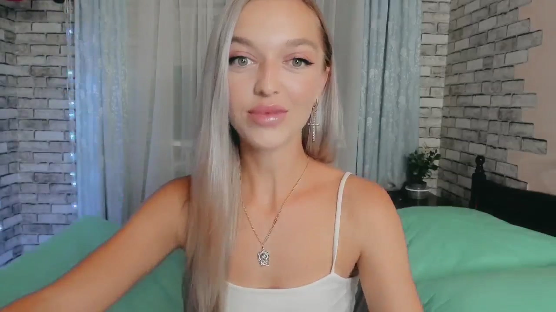 Gallery image thumbnail from Ambri_Lili's myfreecams stream on, 08/16/2024, 19:14 image 20 of 20