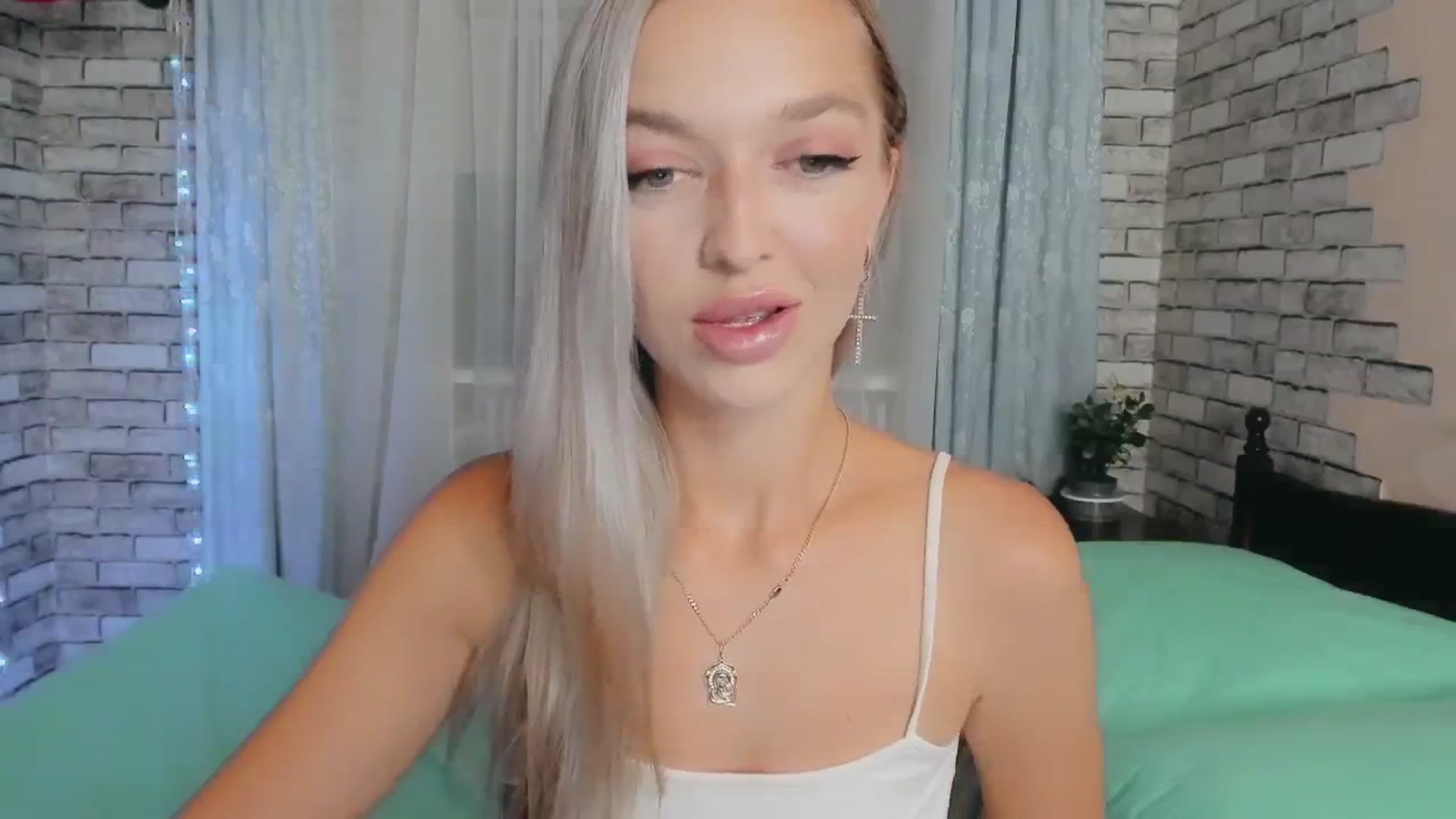 Gallery image thumbnail from Ambri_Lili's myfreecams stream on, 08/16/2024, 19:14 image 12 of 20