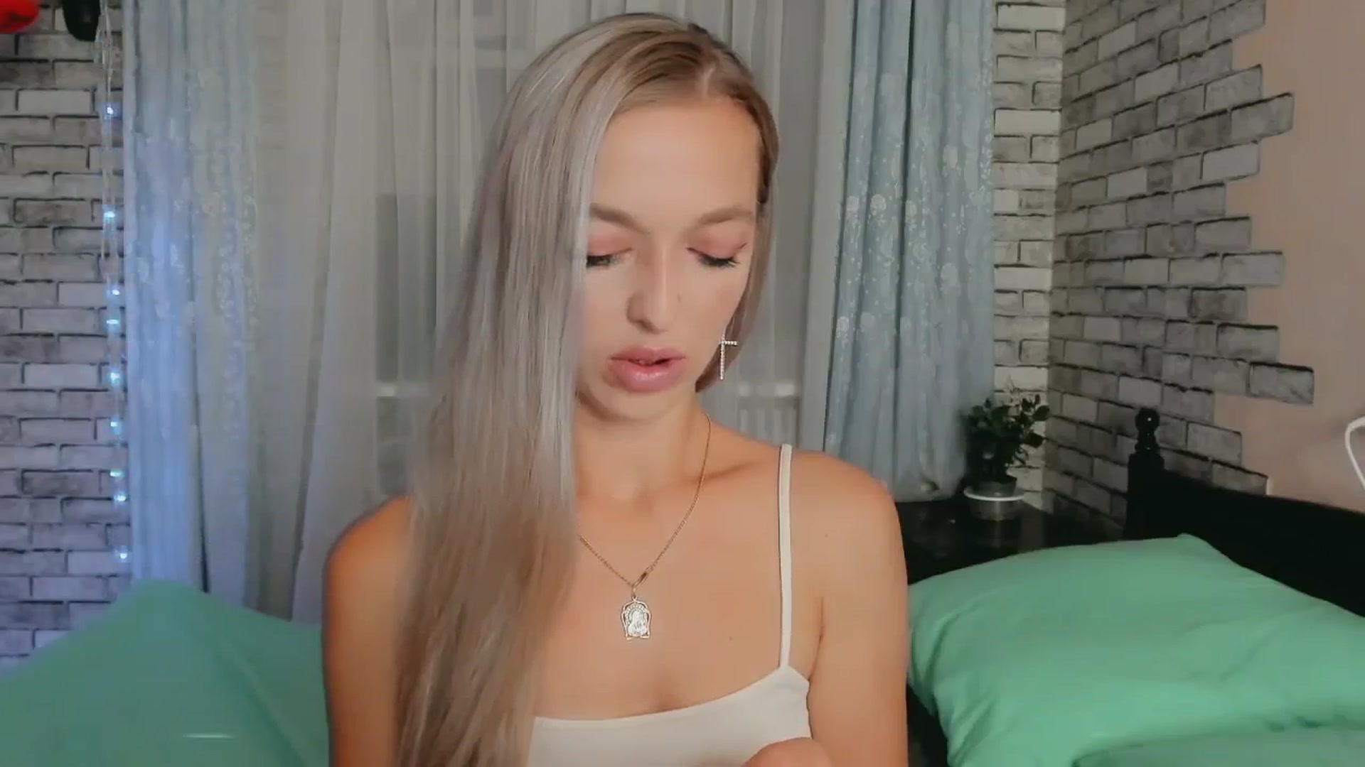 Gallery image thumbnail from Ambri_Lili's myfreecams stream on, 08/16/2024, 19:46 image 7 of 20