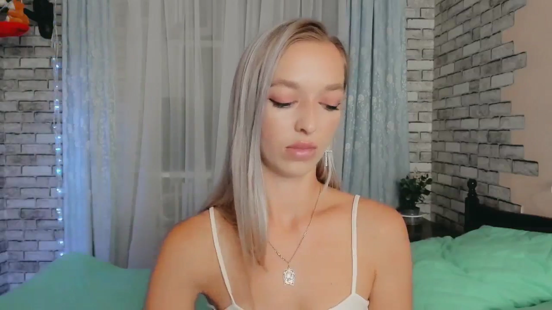 Gallery image thumbnail from Ambri_Lili's myfreecams stream on, 08/16/2024, 20:53 image 4 of 20