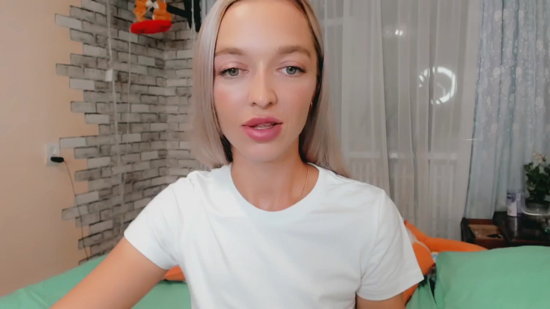 Gallery image thumbnail from Ambri_Lili's myfreecams stream on, 08/18/2024, 20:50 image 3 of 20