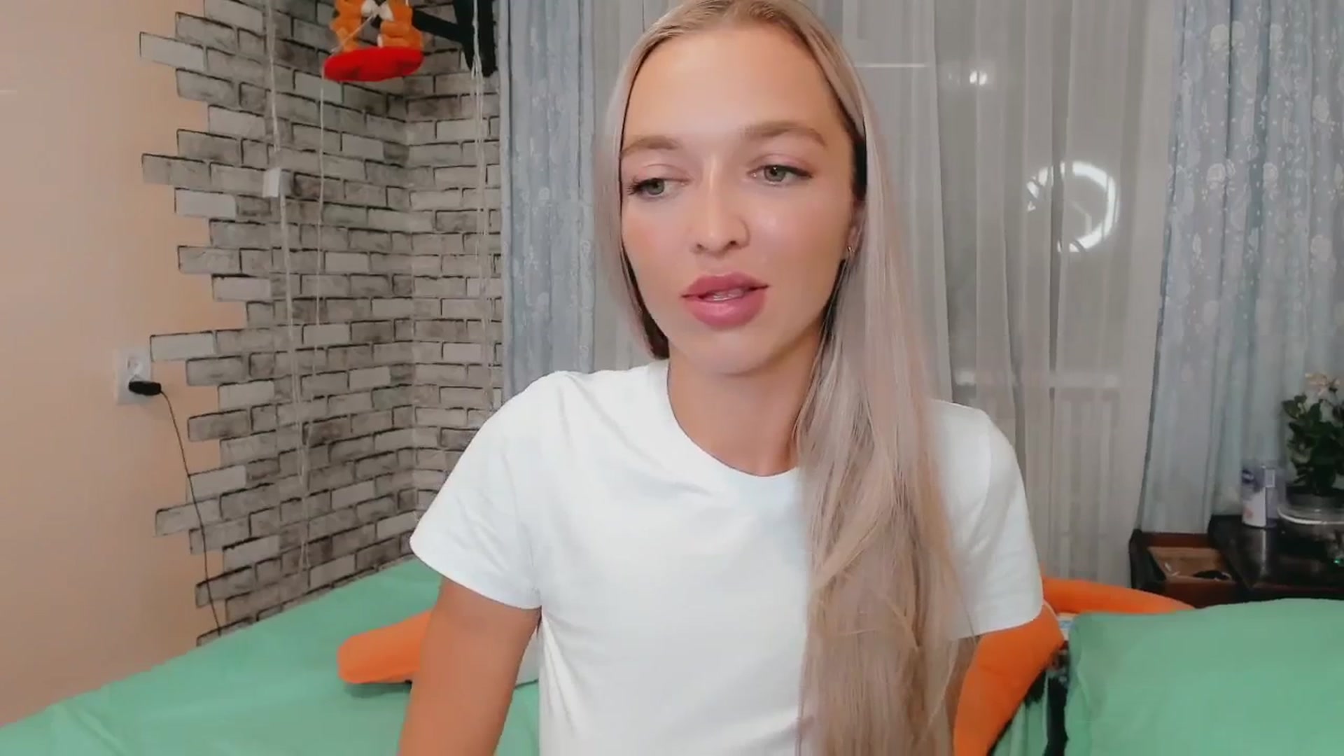 Gallery image thumbnail from Ambri_Lili's myfreecams stream on, 08/18/2024, 20:50 image 4 of 20