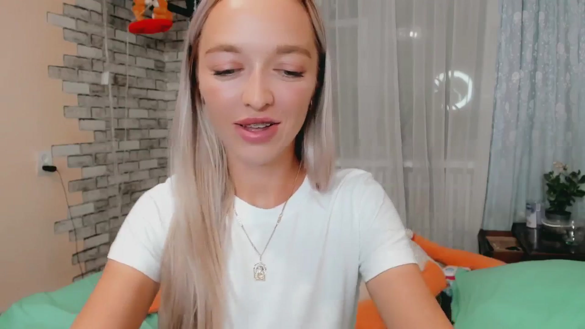Gallery image thumbnail from Ambri_Lili's myfreecams stream on, 08/18/2024, 20:50 image 10 of 20