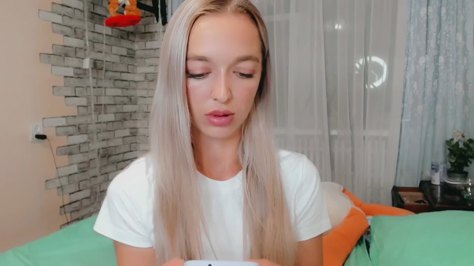 Gallery image thumbnail from Ambri_Lili's myfreecams stream on, 08/18/2024, 20:50 image 1 of 20