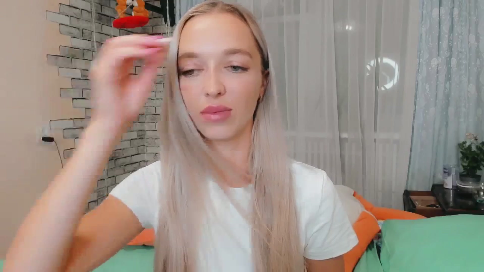 Gallery image thumbnail from Ambri_Lili's myfreecams stream on, 08/18/2024, 20:50 image 2 of 20