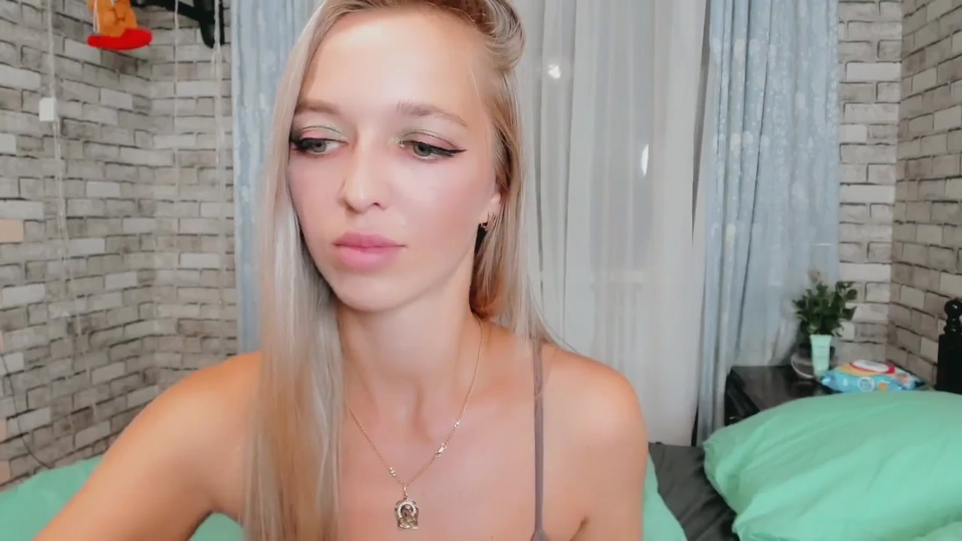 Gallery image thumbnail from Ambri_Lili's myfreecams stream on, 08/23/2024, 20:09 image 12 of 20
