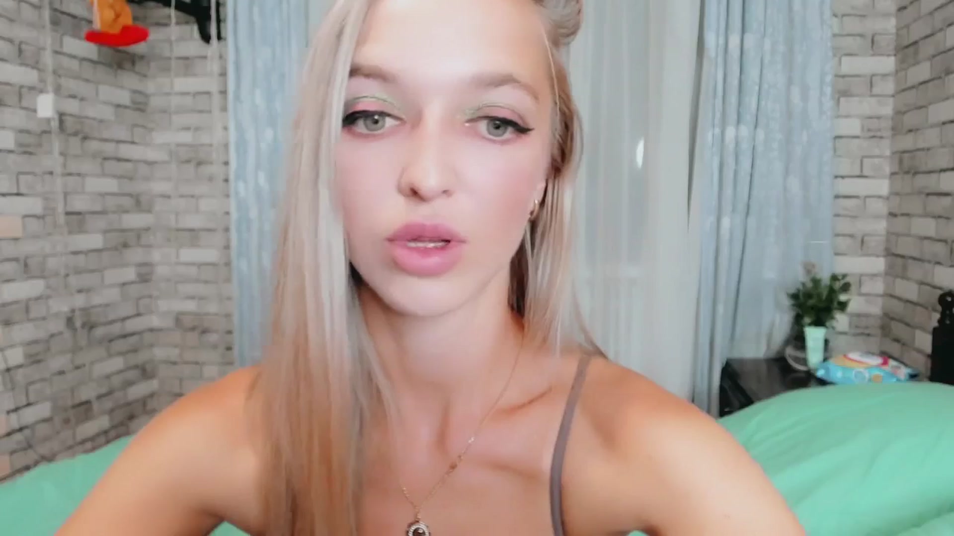Gallery image thumbnail from Ambri_Lili's myfreecams stream on, 08/23/2024, 20:09 image 5 of 20