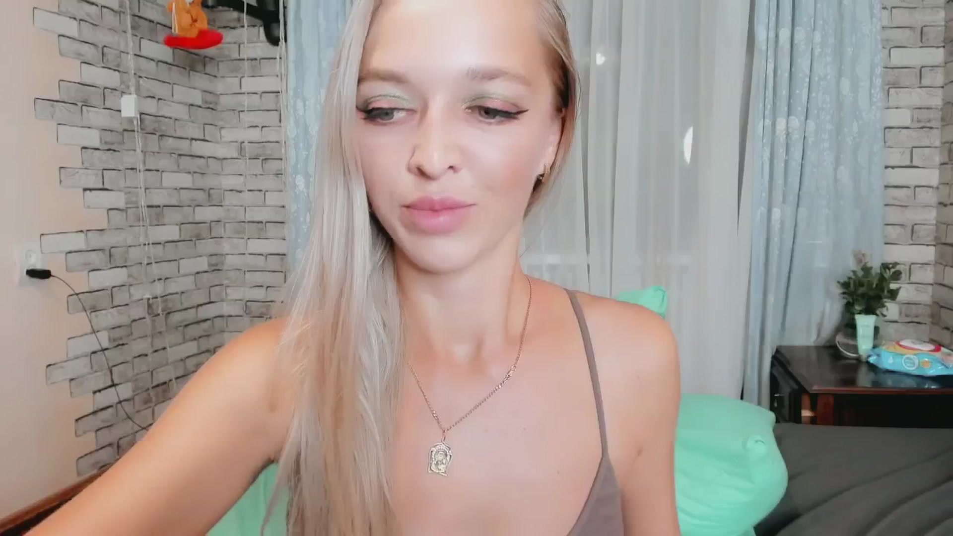 Gallery image thumbnail from Ambri_Lili's myfreecams stream on, 08/23/2024, 21:55 image 2 of 20