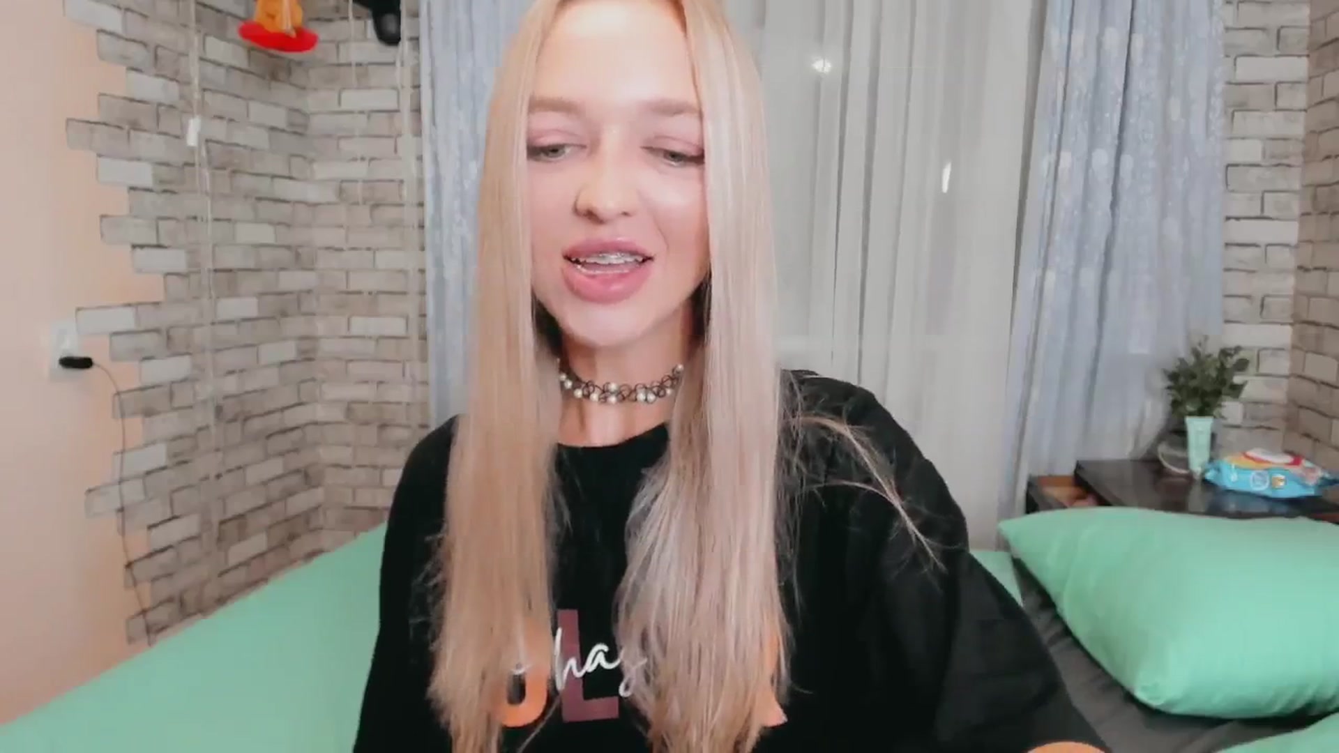 Gallery image thumbnail from Ambri_Lili's myfreecams stream on, 08/25/2024, 19:41 image 18 of 20