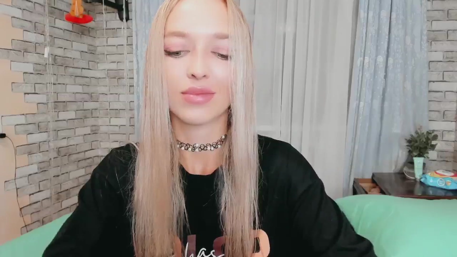 Gallery image thumbnail from Ambri_Lili's myfreecams stream on, 08/25/2024, 19:41 image 7 of 20