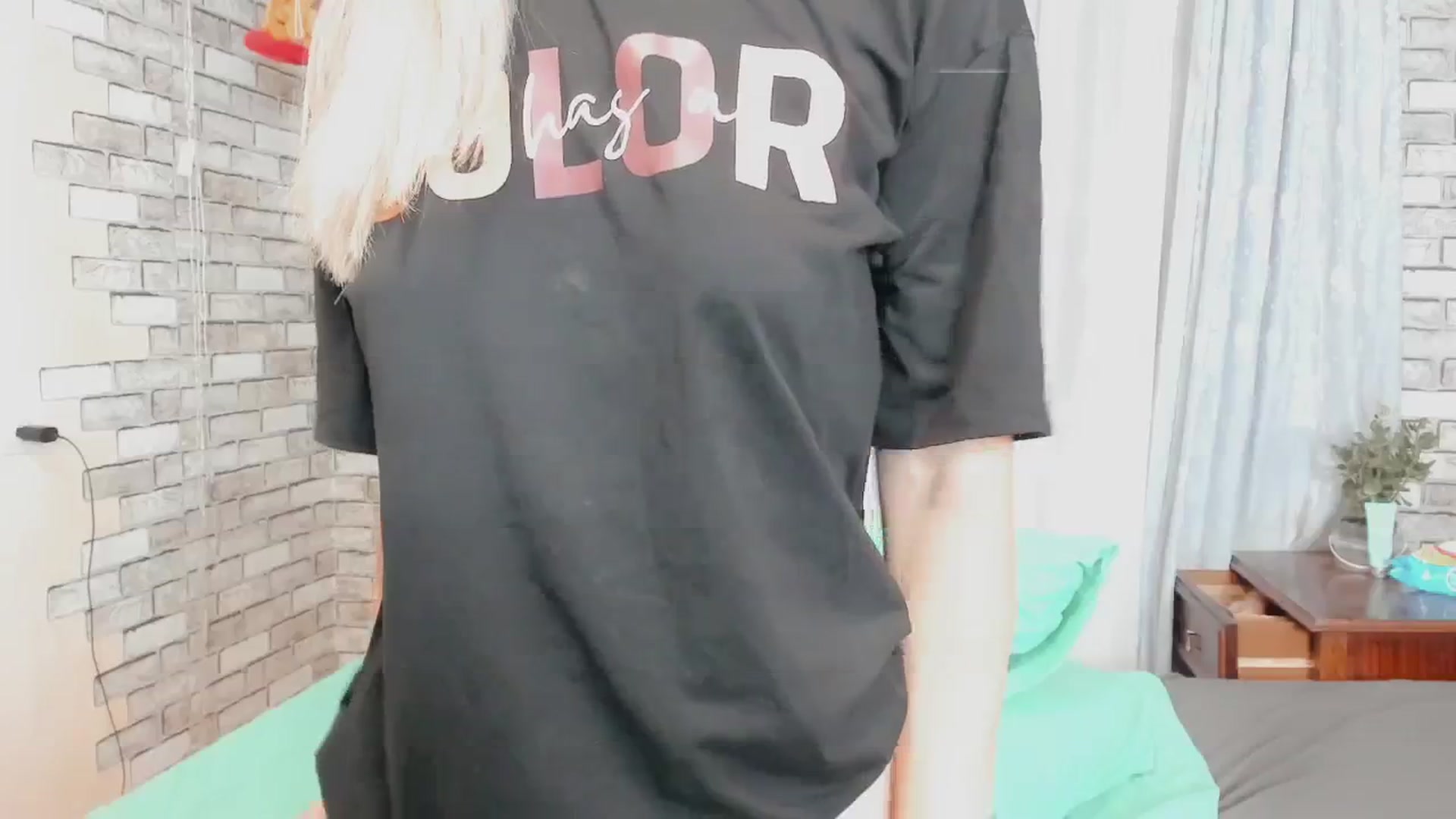 Gallery image thumbnail from Ambri_Lili's myfreecams stream on, 08/25/2024, 21:38 image 3 of 20
