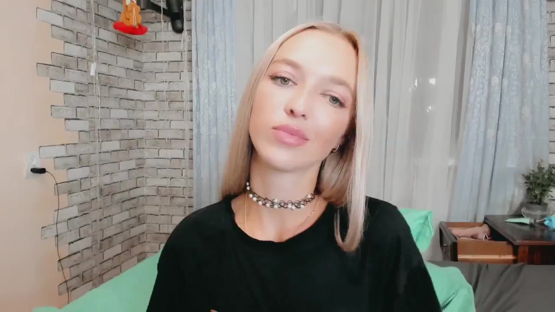 Gallery image thumbnail from Ambri_Lili's myfreecams stream on, 08/25/2024, 21:38 image 18 of 20