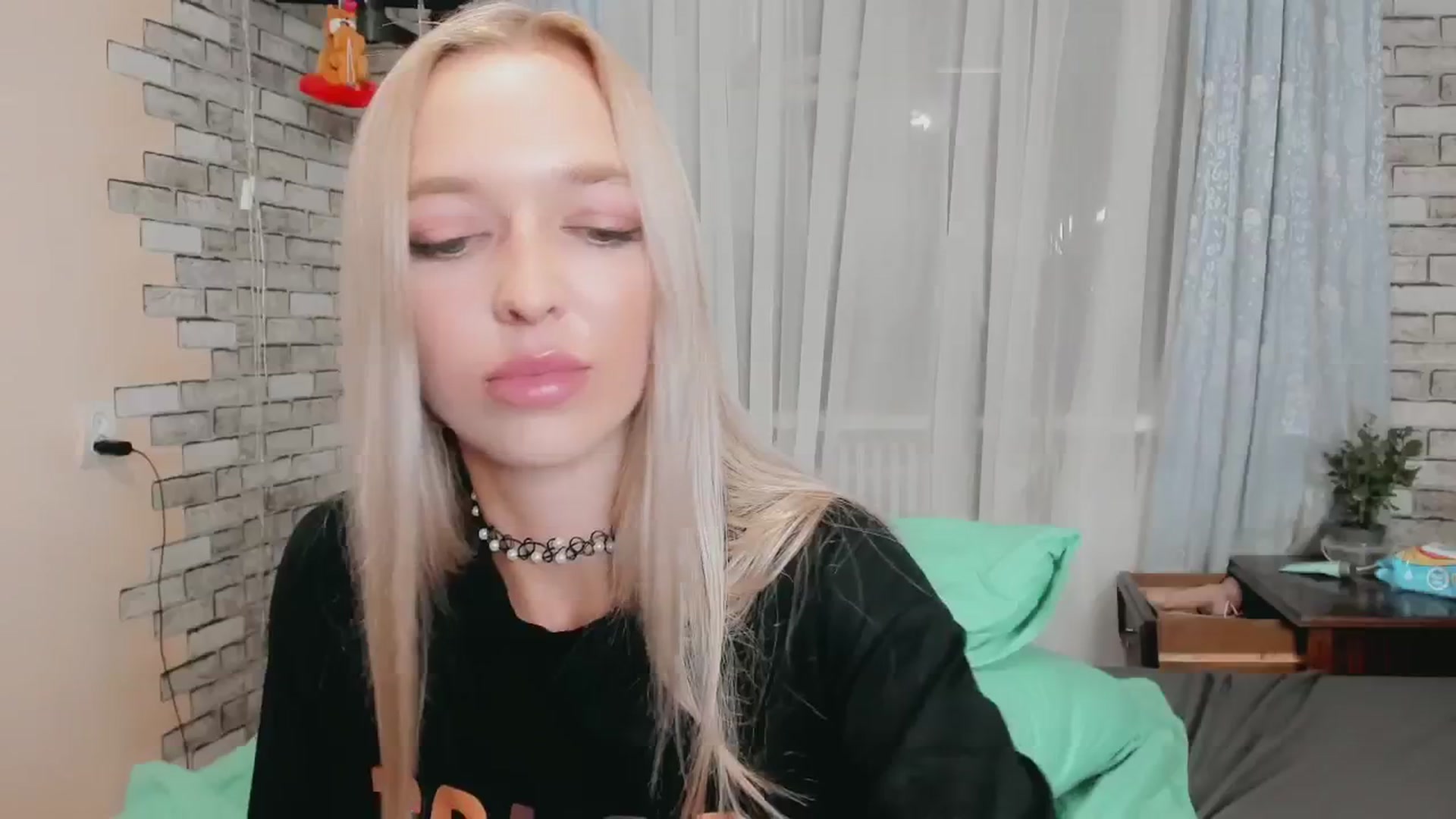 Gallery image thumbnail from Ambri_Lili's myfreecams stream on, 08/25/2024, 21:38 image 15 of 20