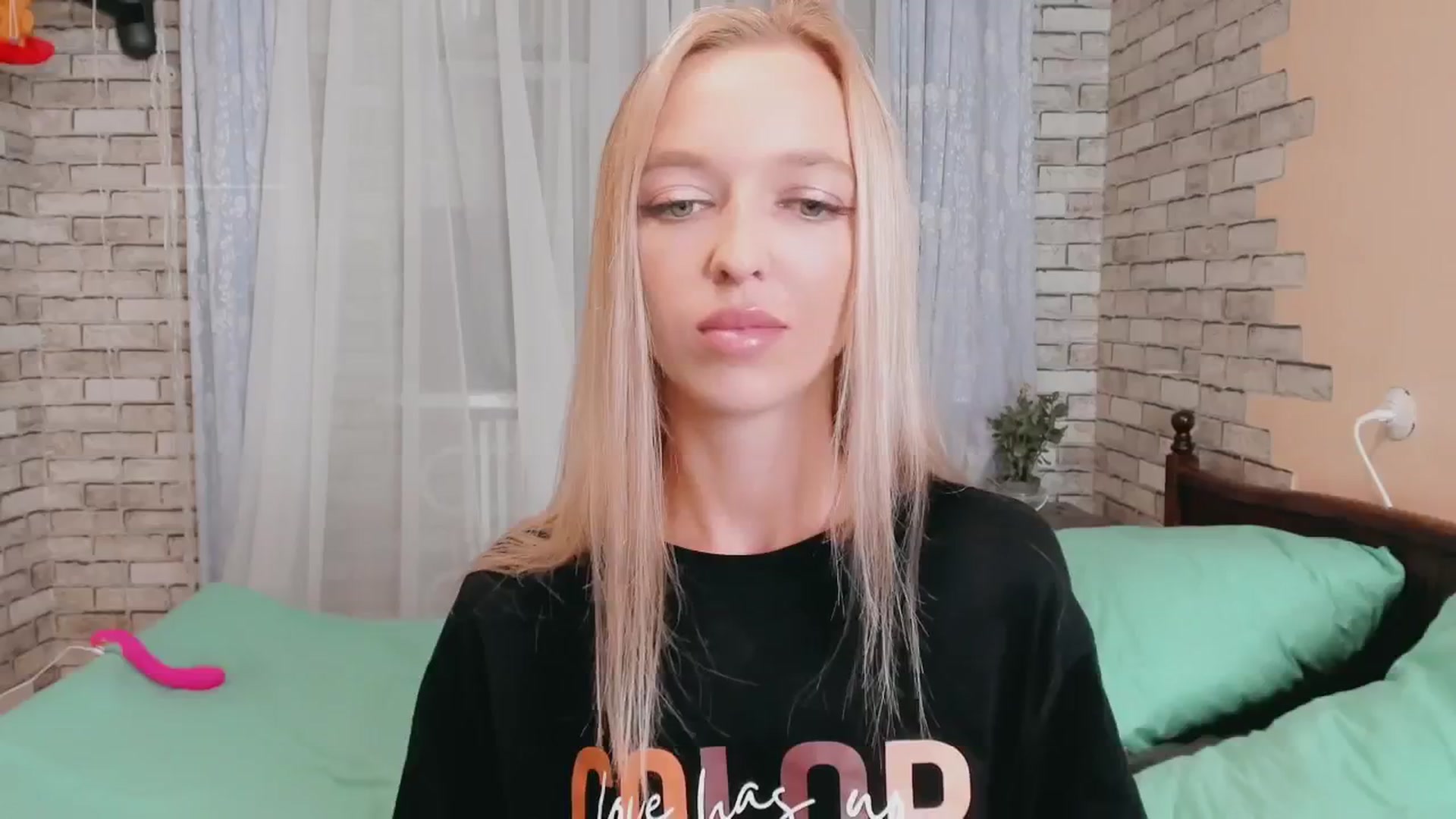Gallery image thumbnail from Ambri_Lili's myfreecams stream on, 08/26/2024, 20:04 image 6 of 20