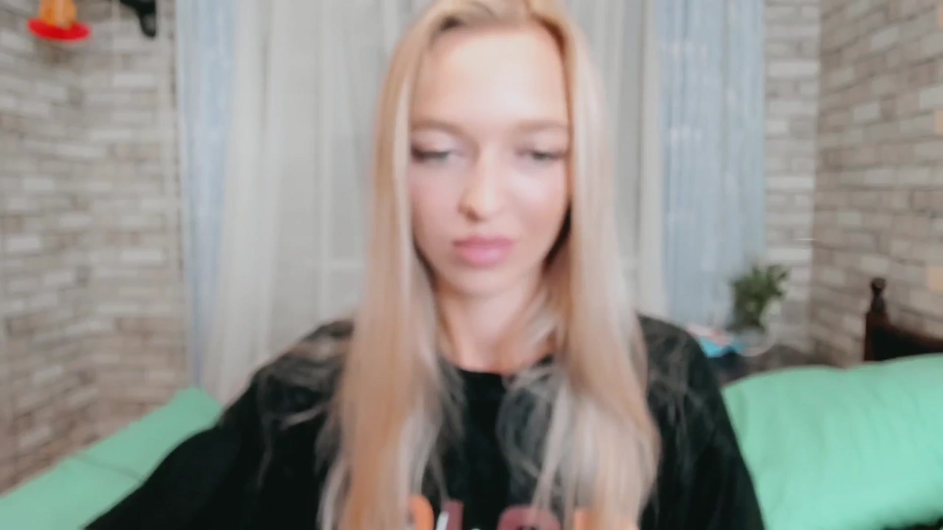Gallery image thumbnail from Ambri_Lili's myfreecams stream on, 08/26/2024, 21:24 image 4 of 20