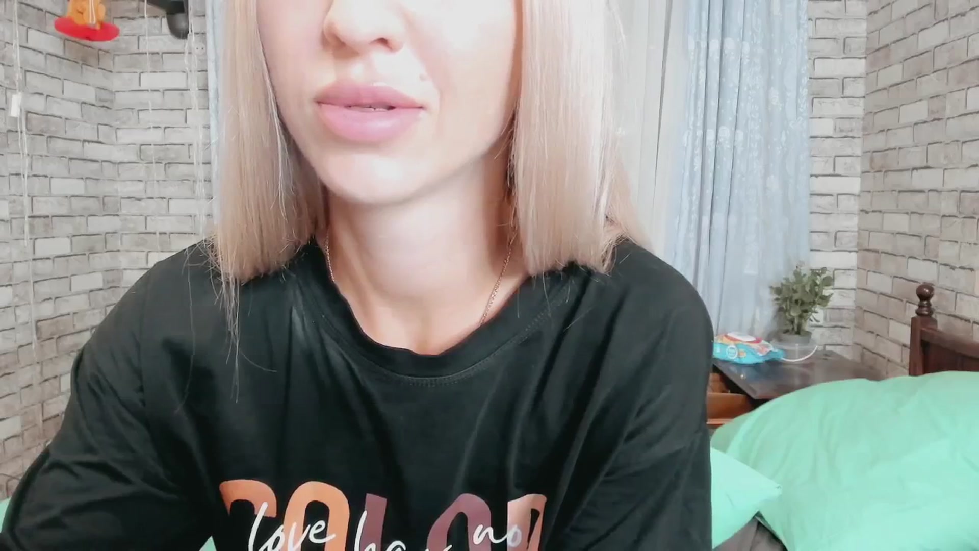 Gallery image thumbnail from Ambri_Lili's myfreecams stream on, 08/26/2024, 21:43 image 2 of 20