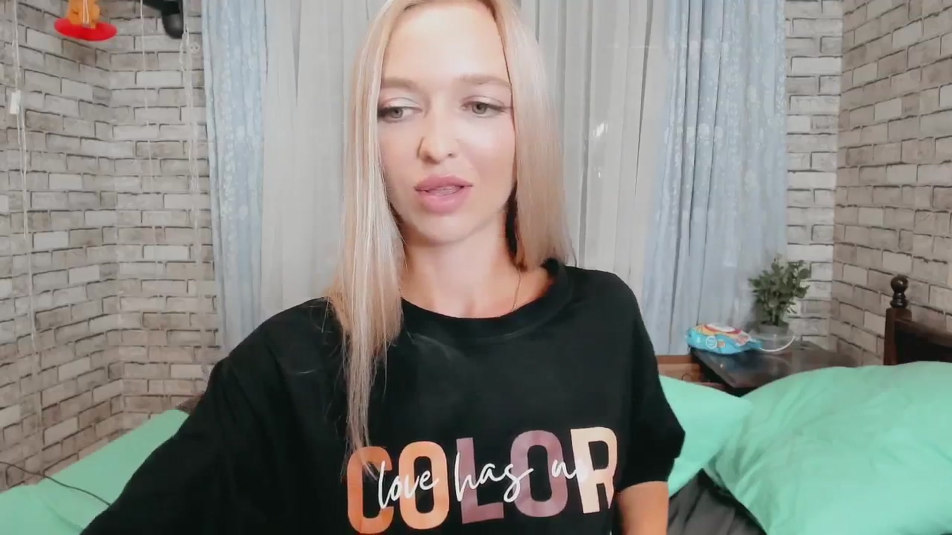 Gallery image thumbnail from Ambri_Lili's myfreecams stream on, 08/26/2024, 21:43 image 11 of 20