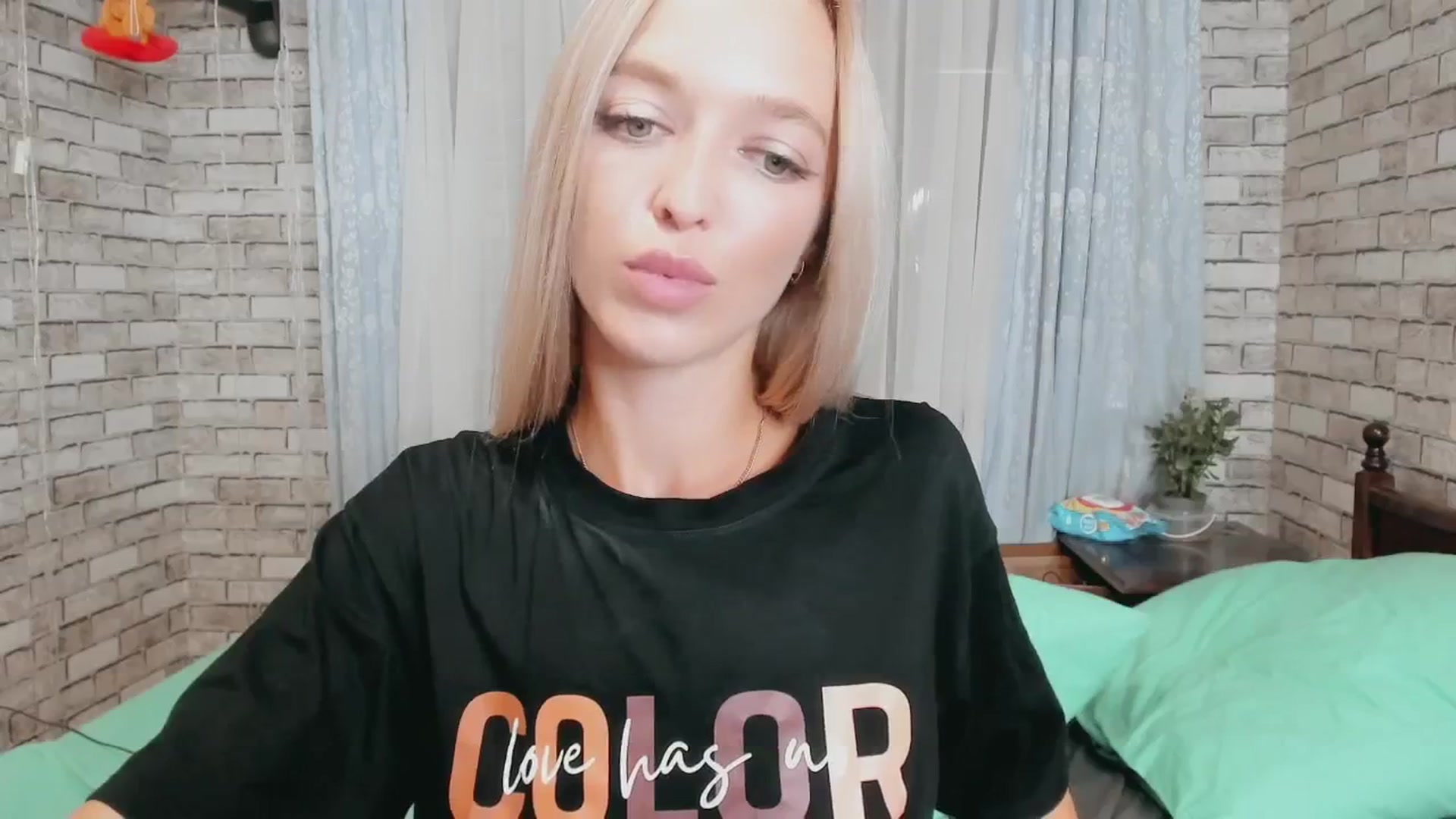 Gallery image thumbnail from Ambri_Lili's myfreecams stream on, 08/26/2024, 21:43 image 9 of 20