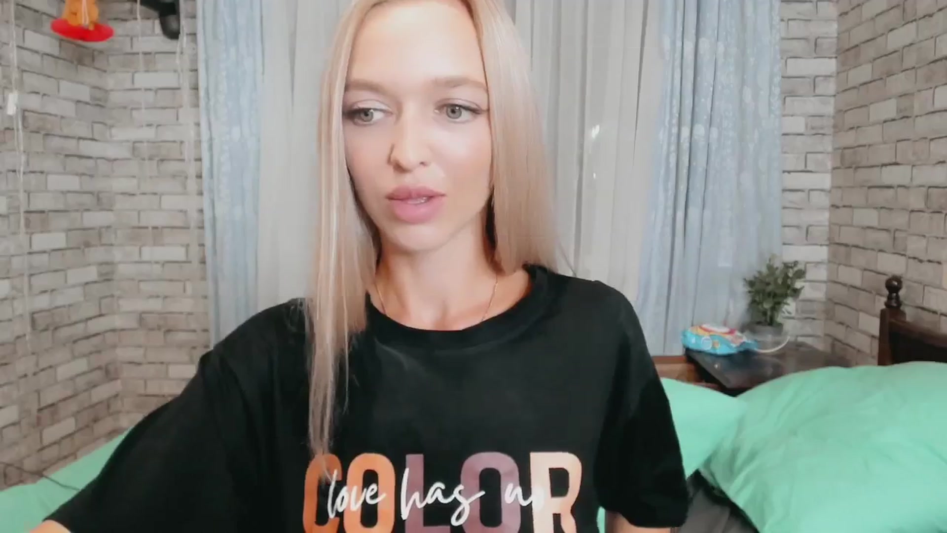 Gallery image thumbnail from Ambri_Lili's myfreecams stream on, 08/26/2024, 21:43 image 10 of 20
