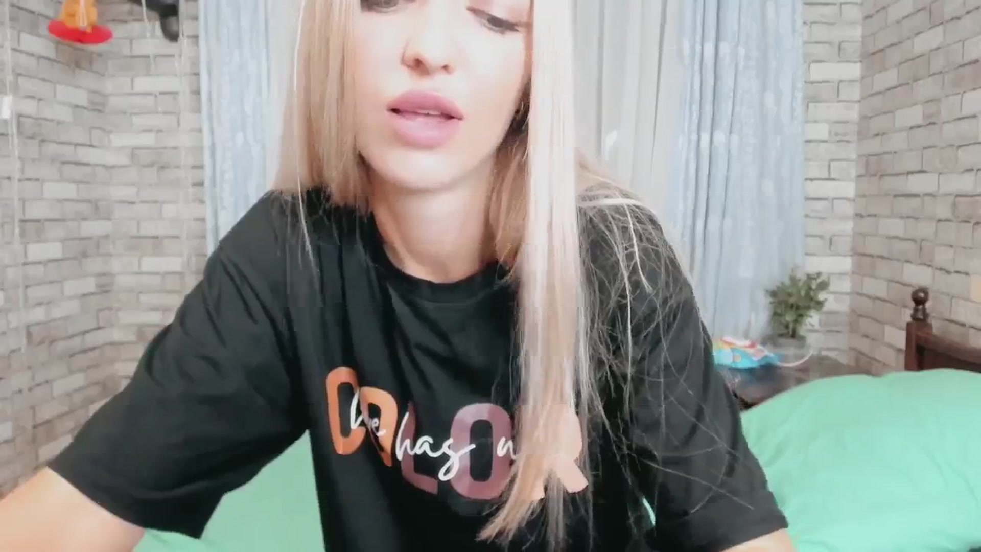 Gallery image thumbnail from Ambri_Lili's myfreecams stream on, 08/26/2024, 22:13 image 10 of 20