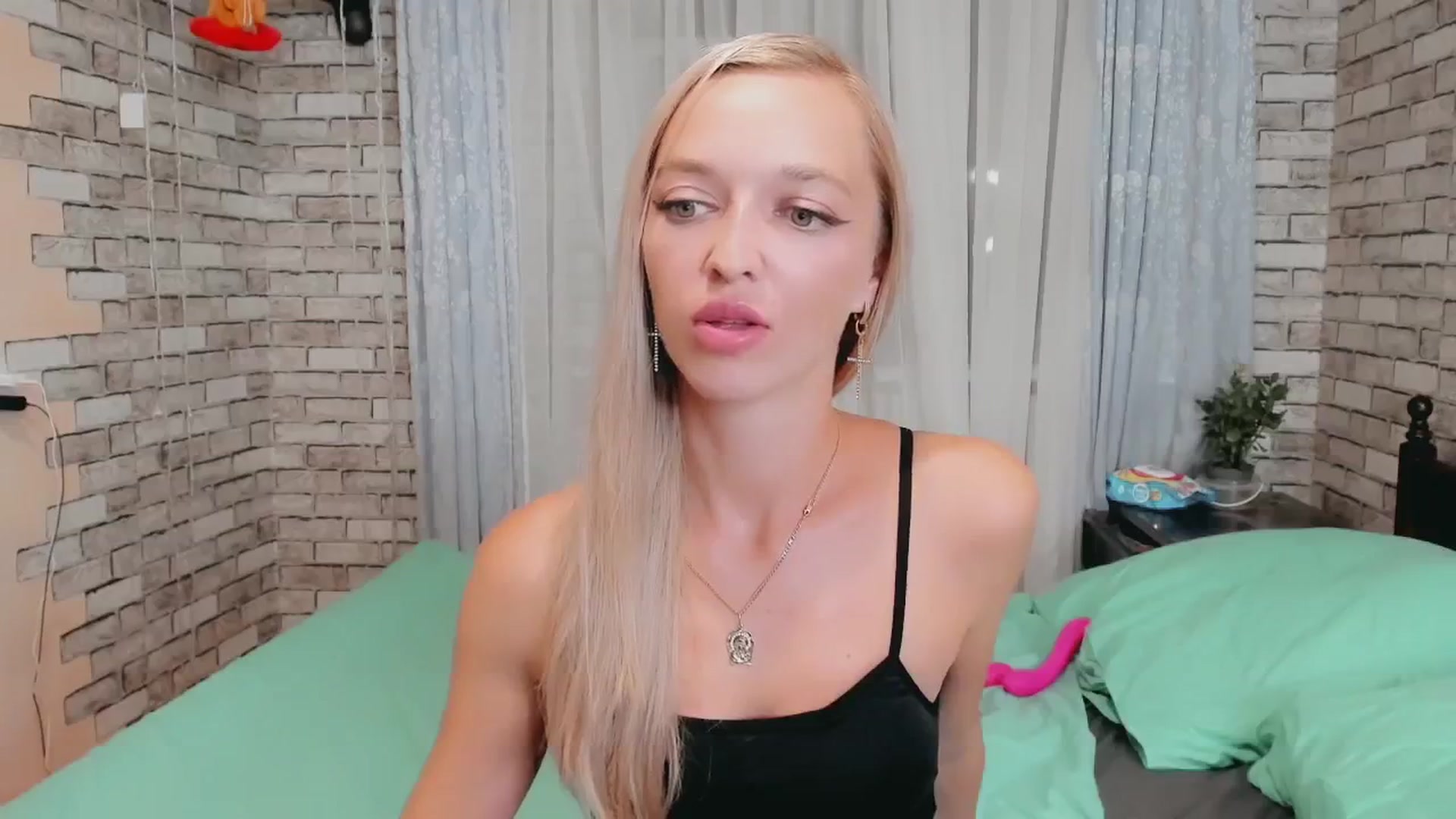 Gallery image thumbnail from Ambri_Lili's myfreecams stream on, 08/27/2024, 19:34 image 11 of 20