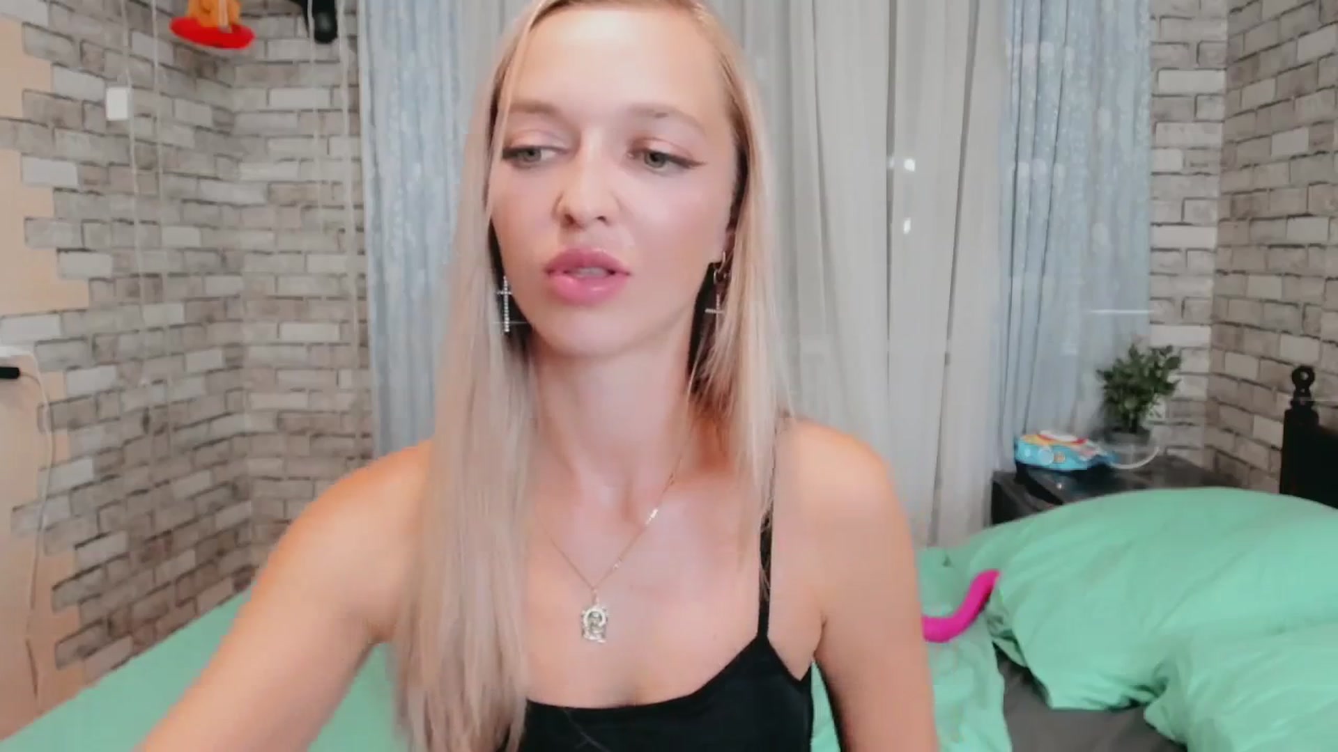 Gallery image thumbnail from Ambri_Lili's myfreecams stream on, 08/27/2024, 19:34 image 7 of 20