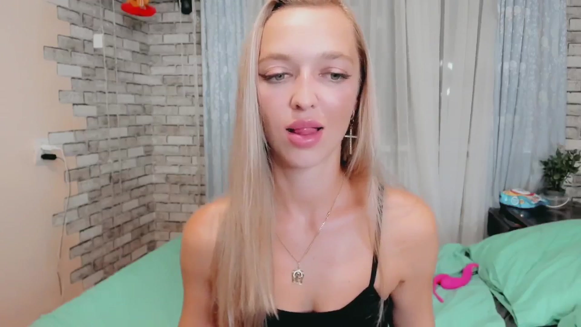 Gallery image thumbnail from Ambri_Lili's myfreecams stream on, 08/27/2024, 19:59 image 9 of 20
