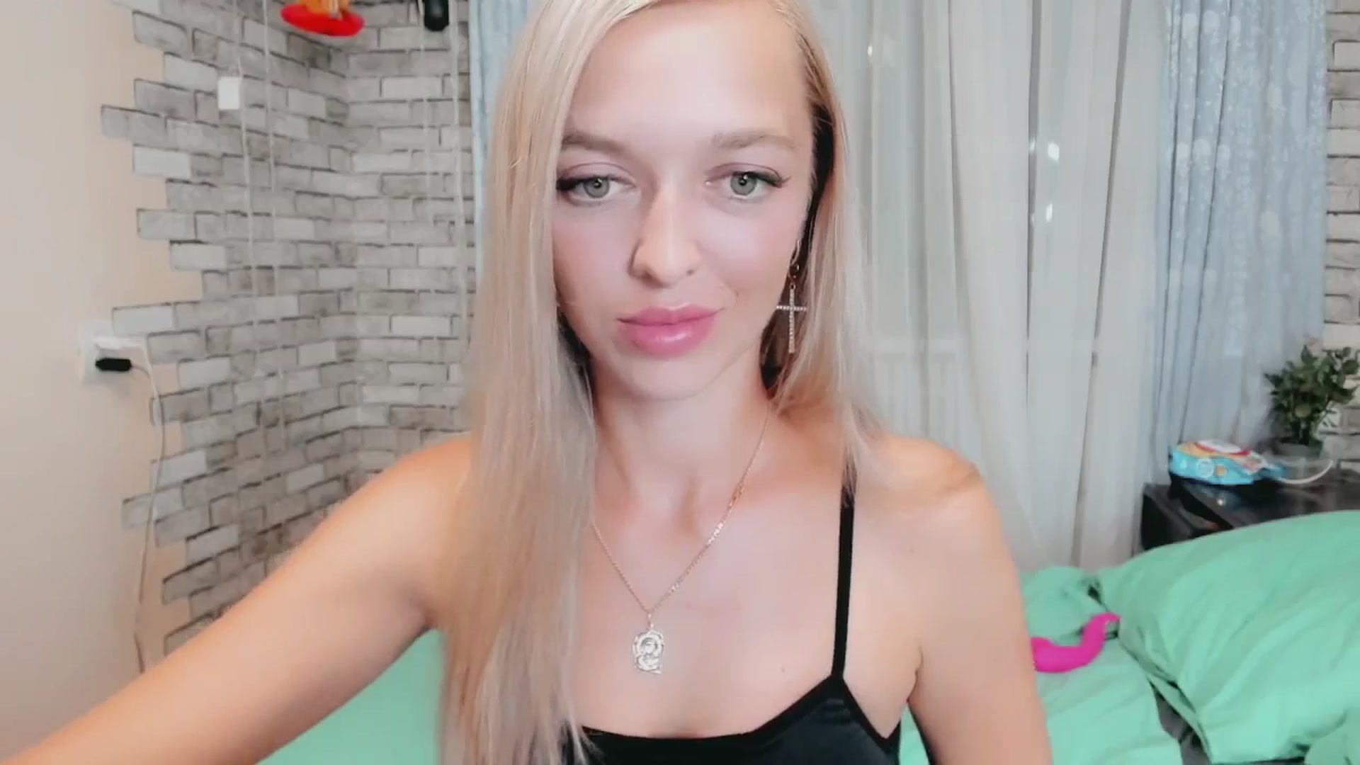 Gallery image thumbnail from Ambri_Lili's myfreecams stream on, 08/27/2024, 19:59 image 3 of 20