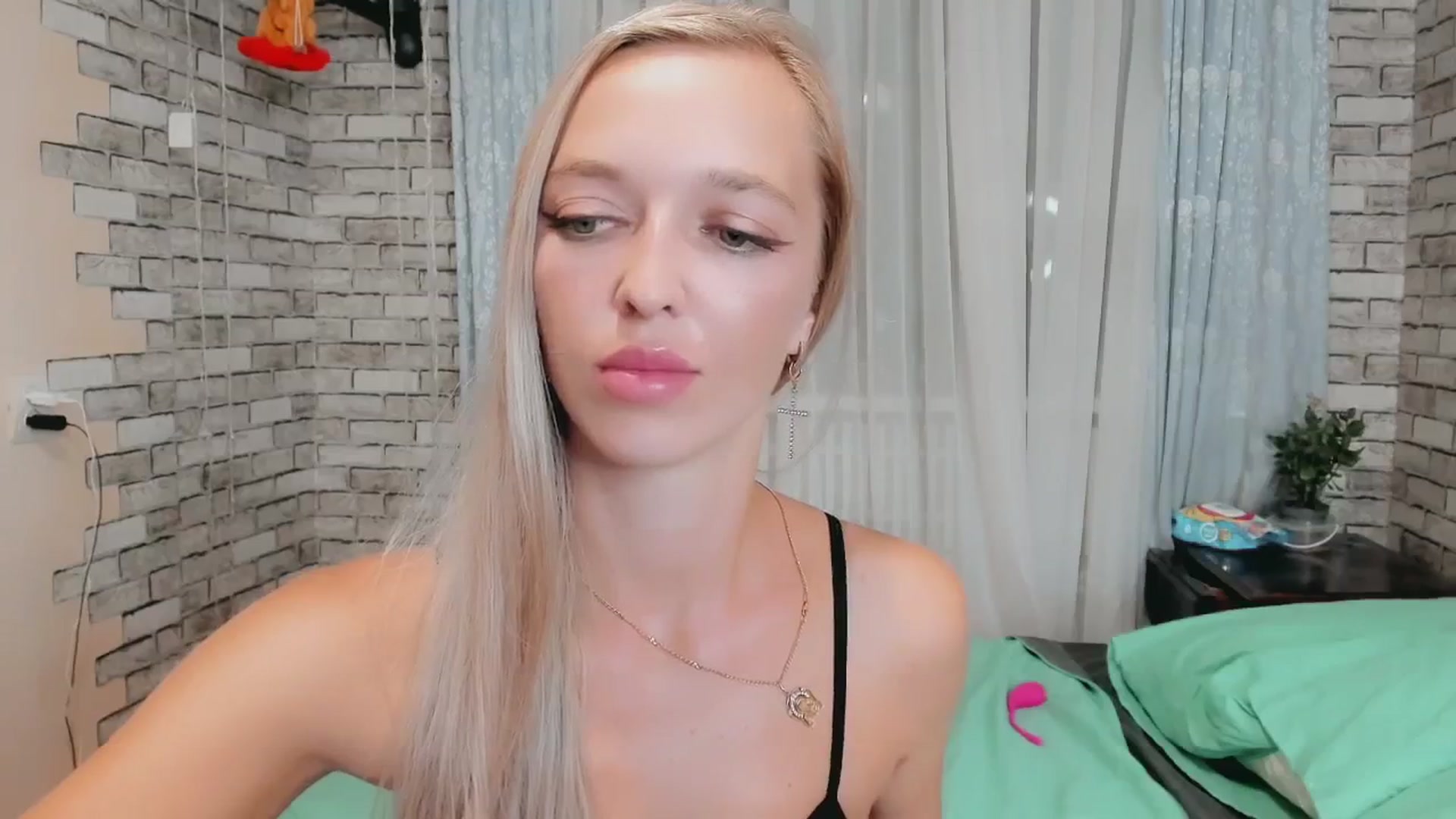 Gallery image thumbnail from Ambri_Lili's myfreecams stream on, 08/27/2024, 20:54 image 7 of 20