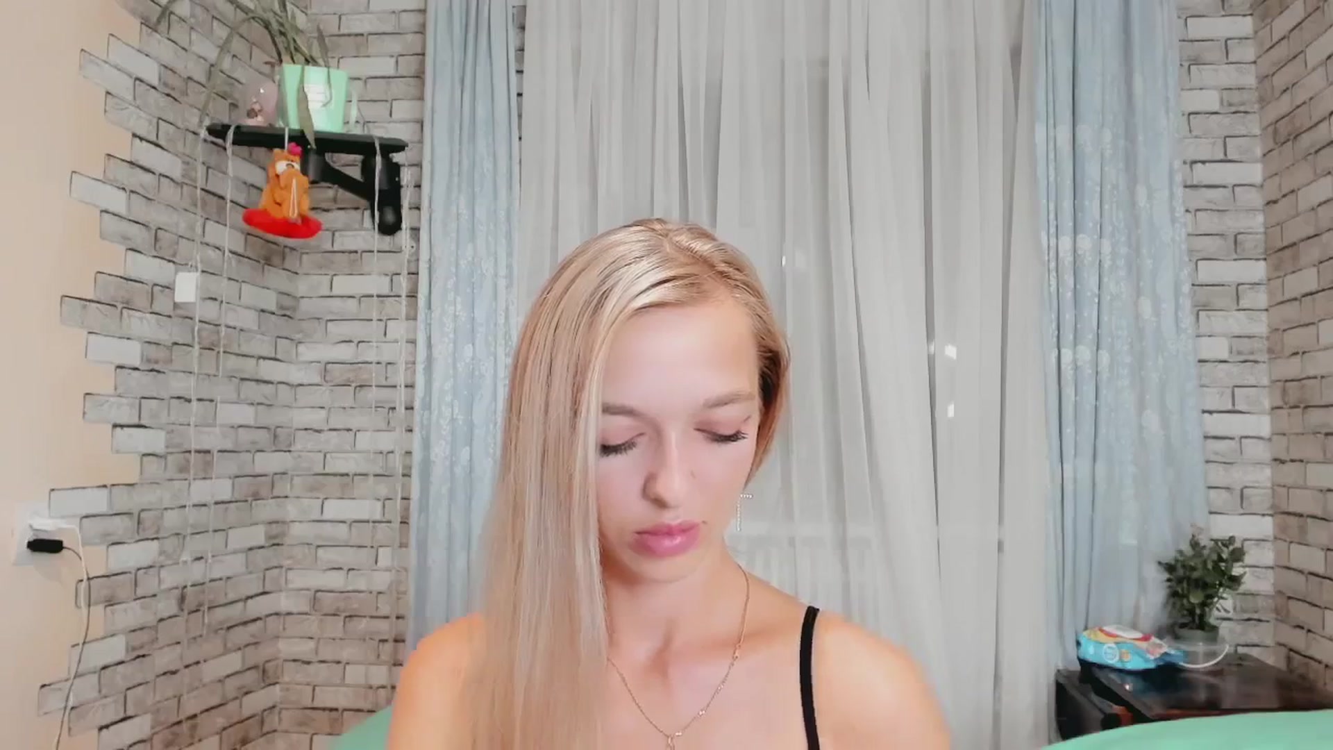 Gallery image thumbnail from Ambri_Lili's myfreecams stream on, 08/27/2024, 20:54 image 9 of 20
