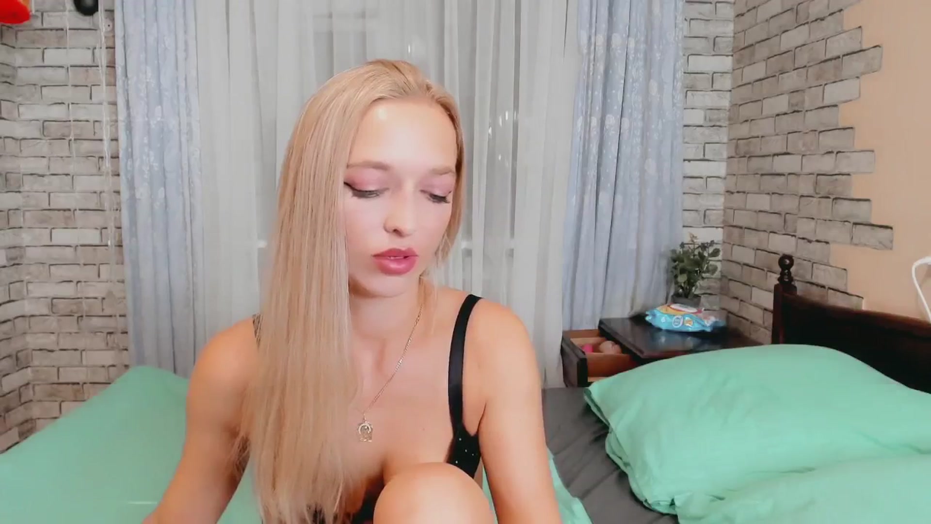 Gallery image thumbnail from Ambri_Lili's myfreecams stream on, 08/29/2024, 19:06 image 17 of 20