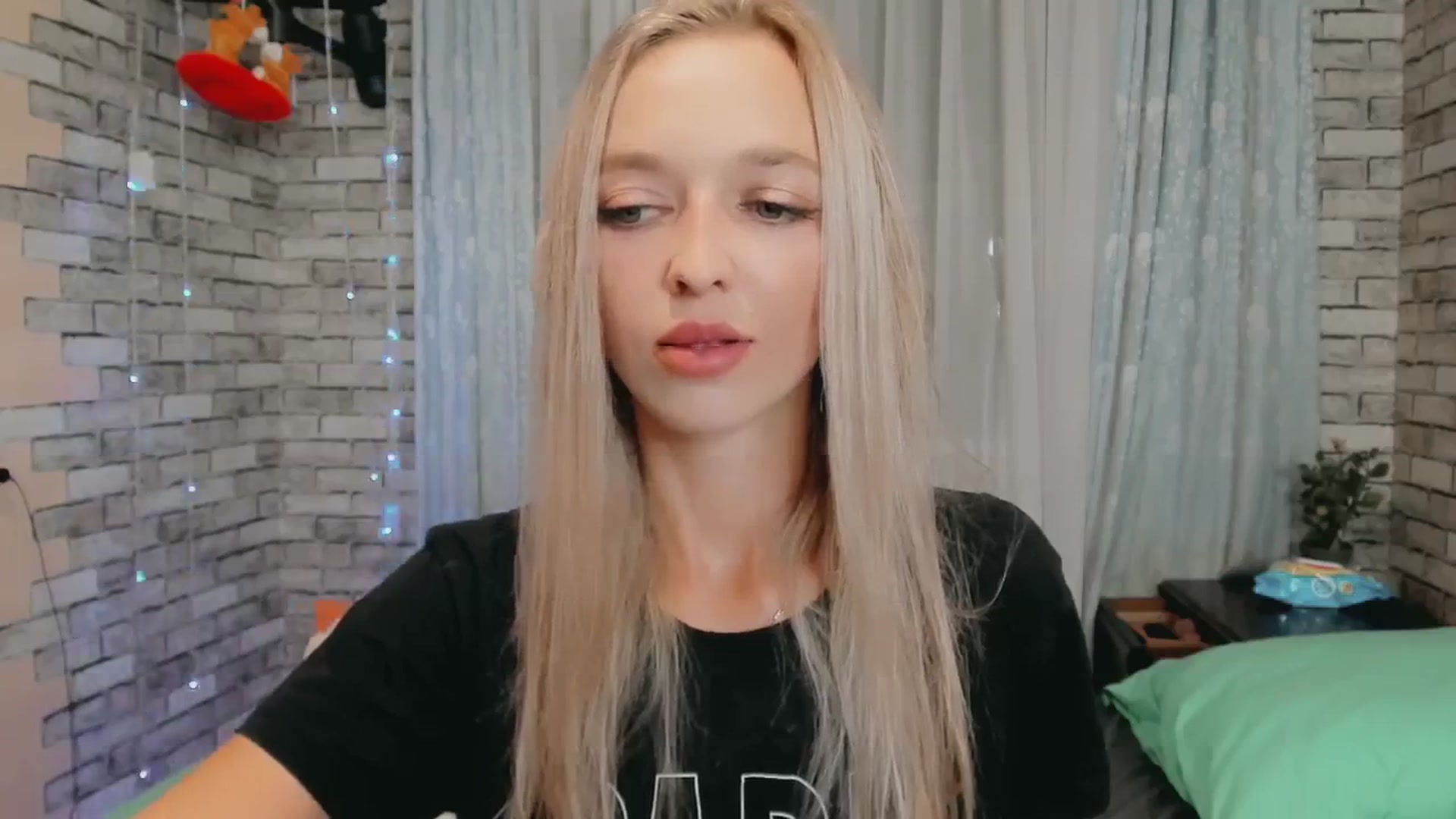 Gallery image thumbnail from Ambri_Lili's myfreecams stream on, 09/02/2024, 19:05 image 20 of 20
